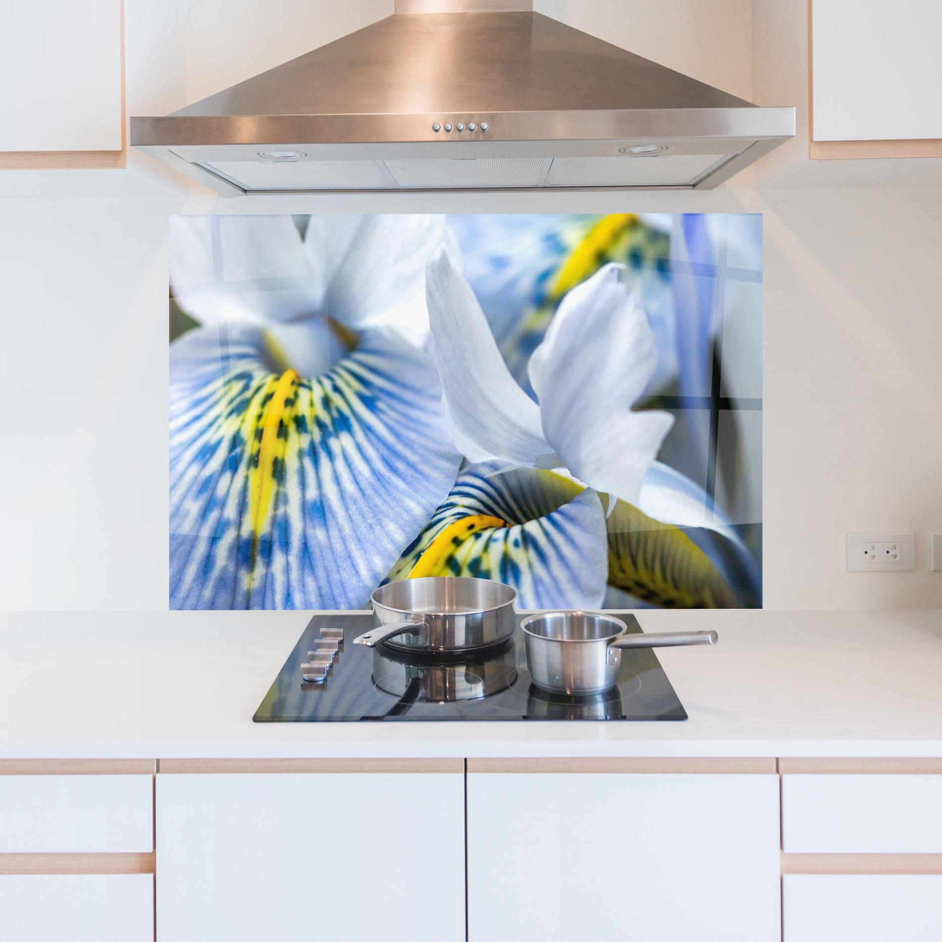 Стъклен панел за кухня Blue Yellow Iris mockup 5