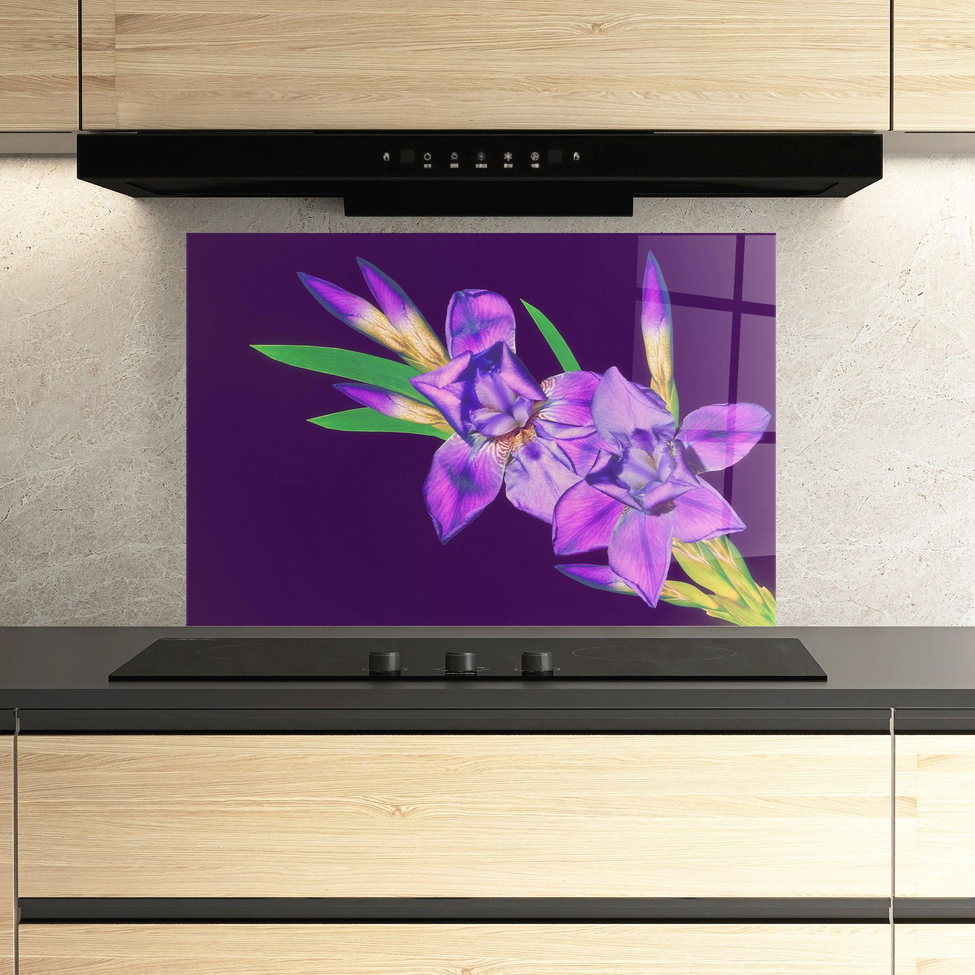 Стъклен панел за кухня Iris On Purple mockup 3