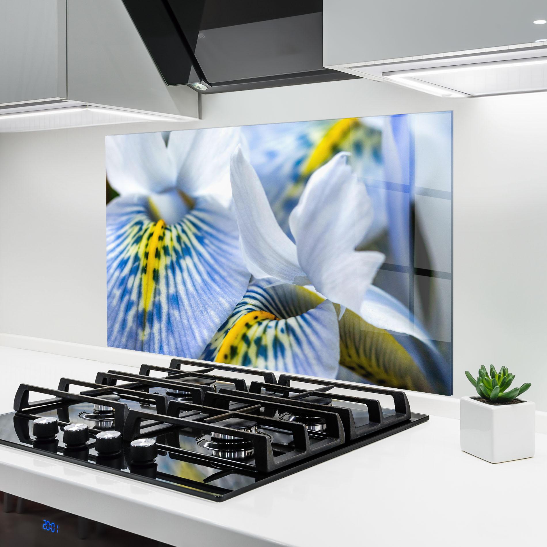 Стъклен панел за кухня Blue Yellow Iris mockup 6
