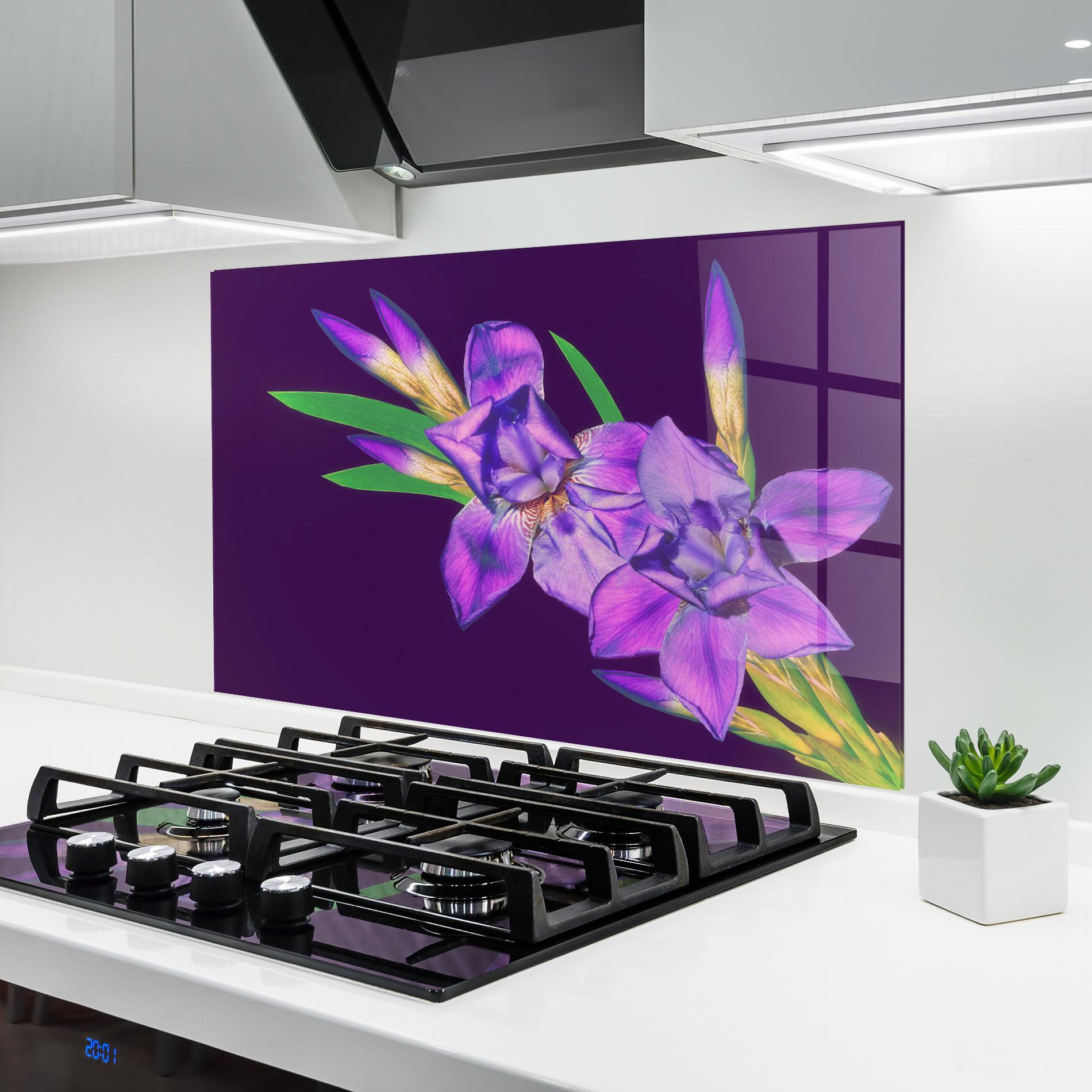 Стъклен панел за кухня Iris On Purple mockup 6
