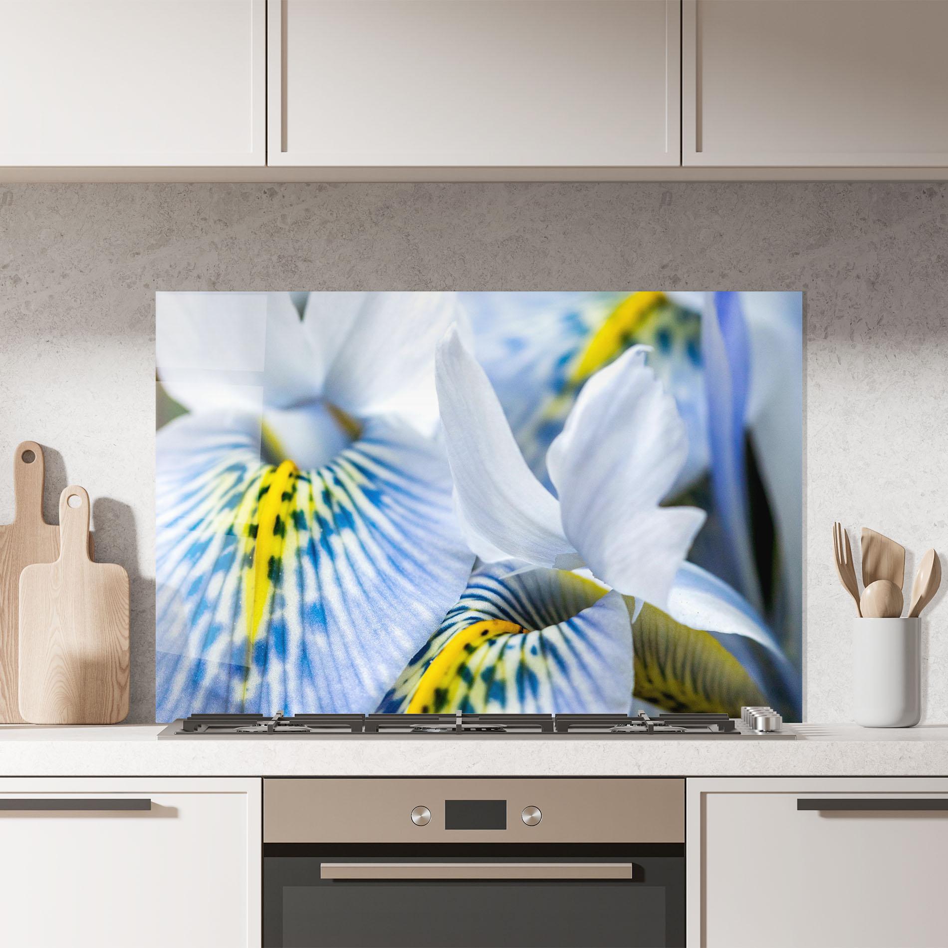 Стъклен панел за кухня Blue Yellow Iris mockup 7