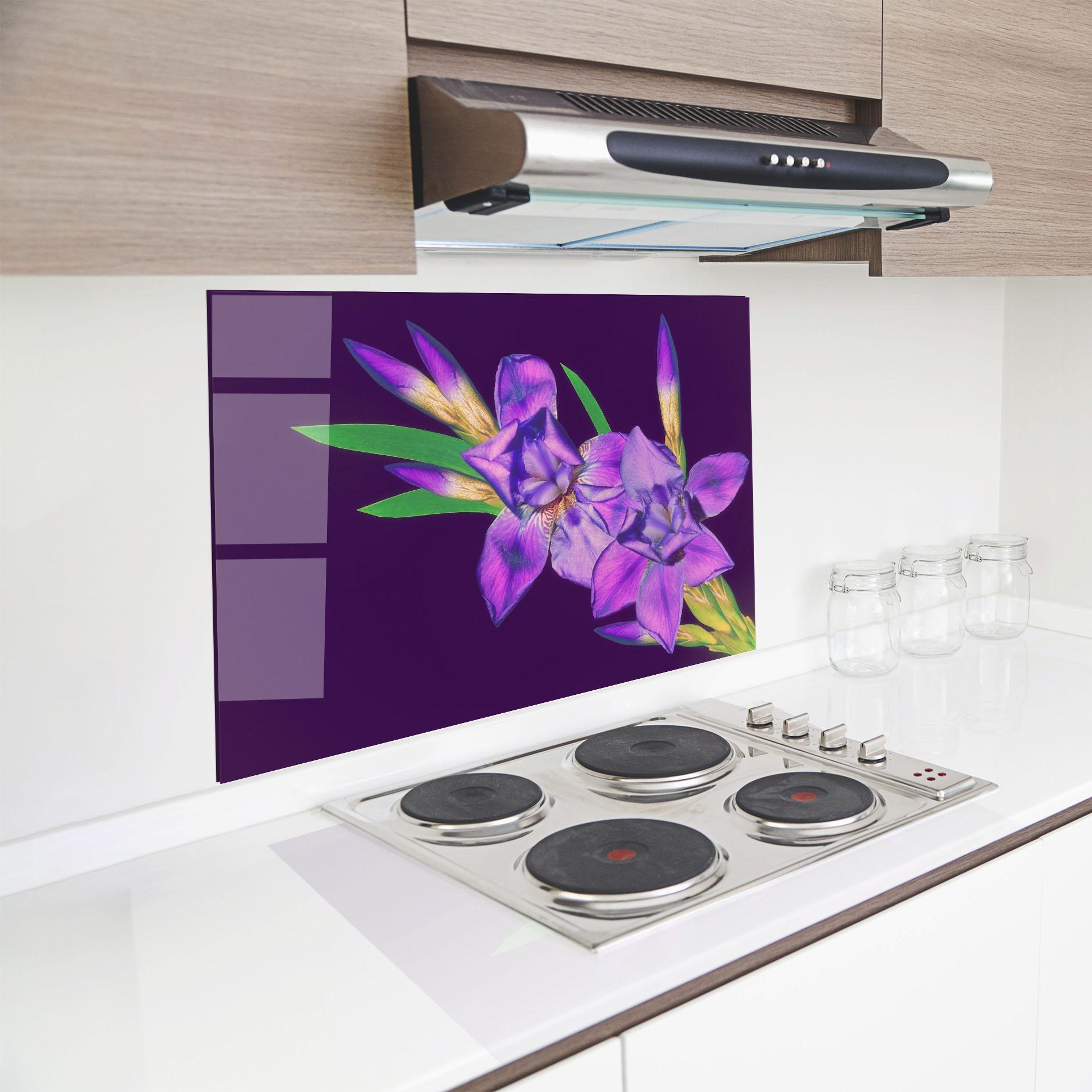 Стъклен панел за кухня Iris On Purple mockup 8