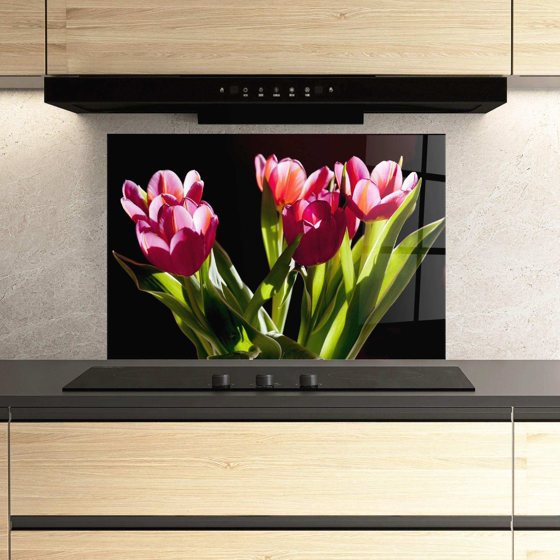 Стъклен панел за кухня Dark Pink Tulips mockup 3