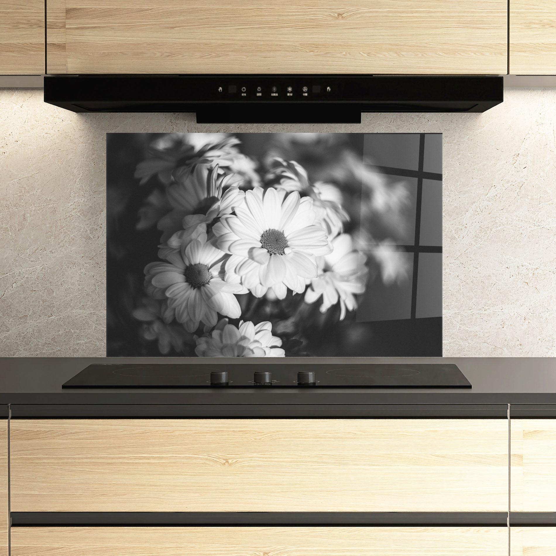 Стъклен панел за кухня Grey Daisy mockup 3