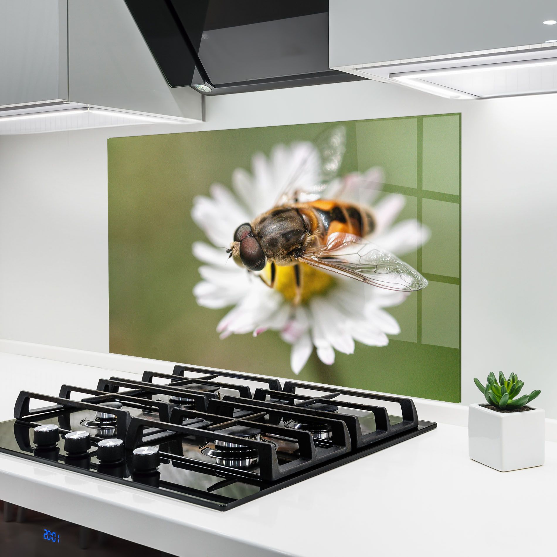 Bee On Small Daisy mockup 6