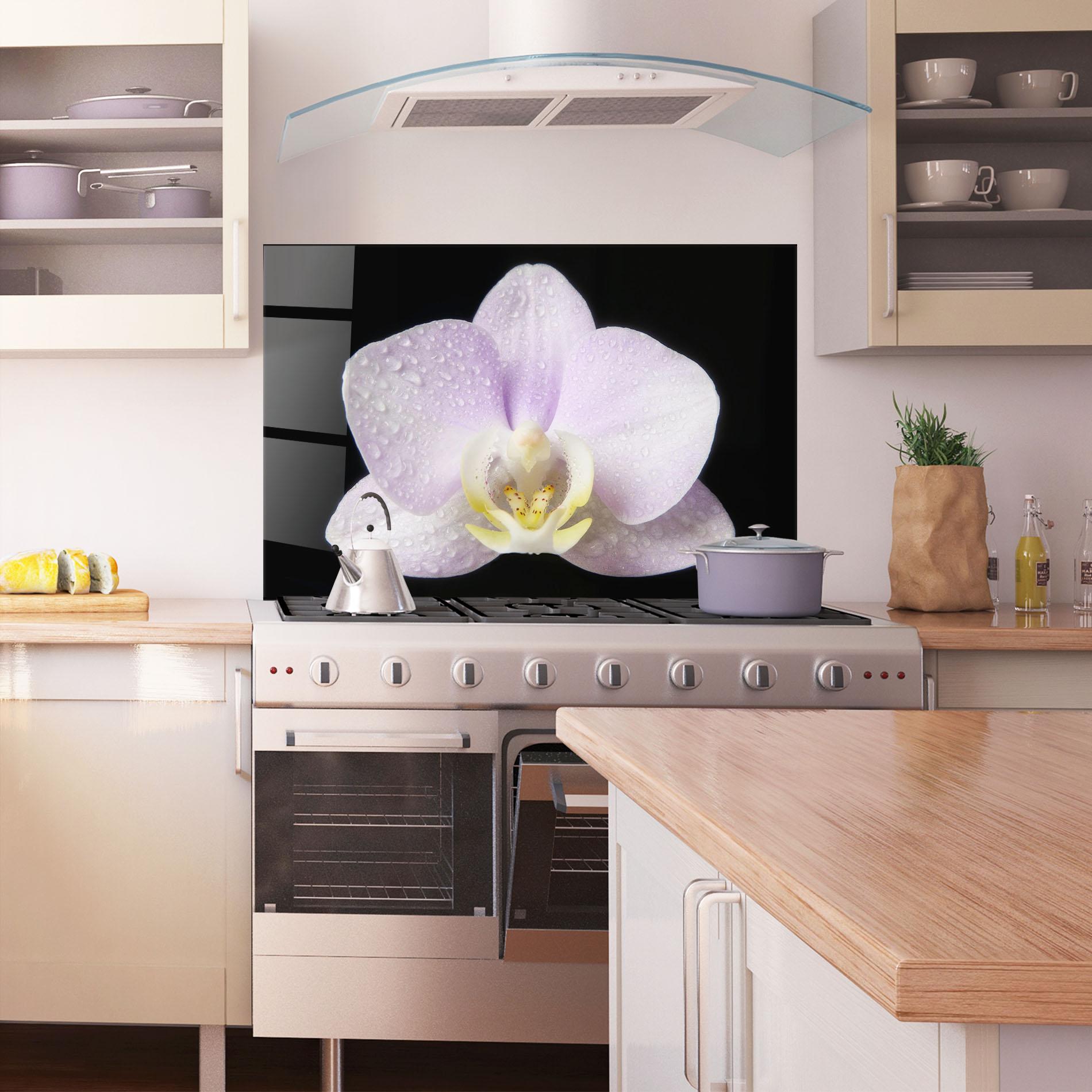 Стъклен панел за кухня Light Purple Orchid After Rain mockup 1