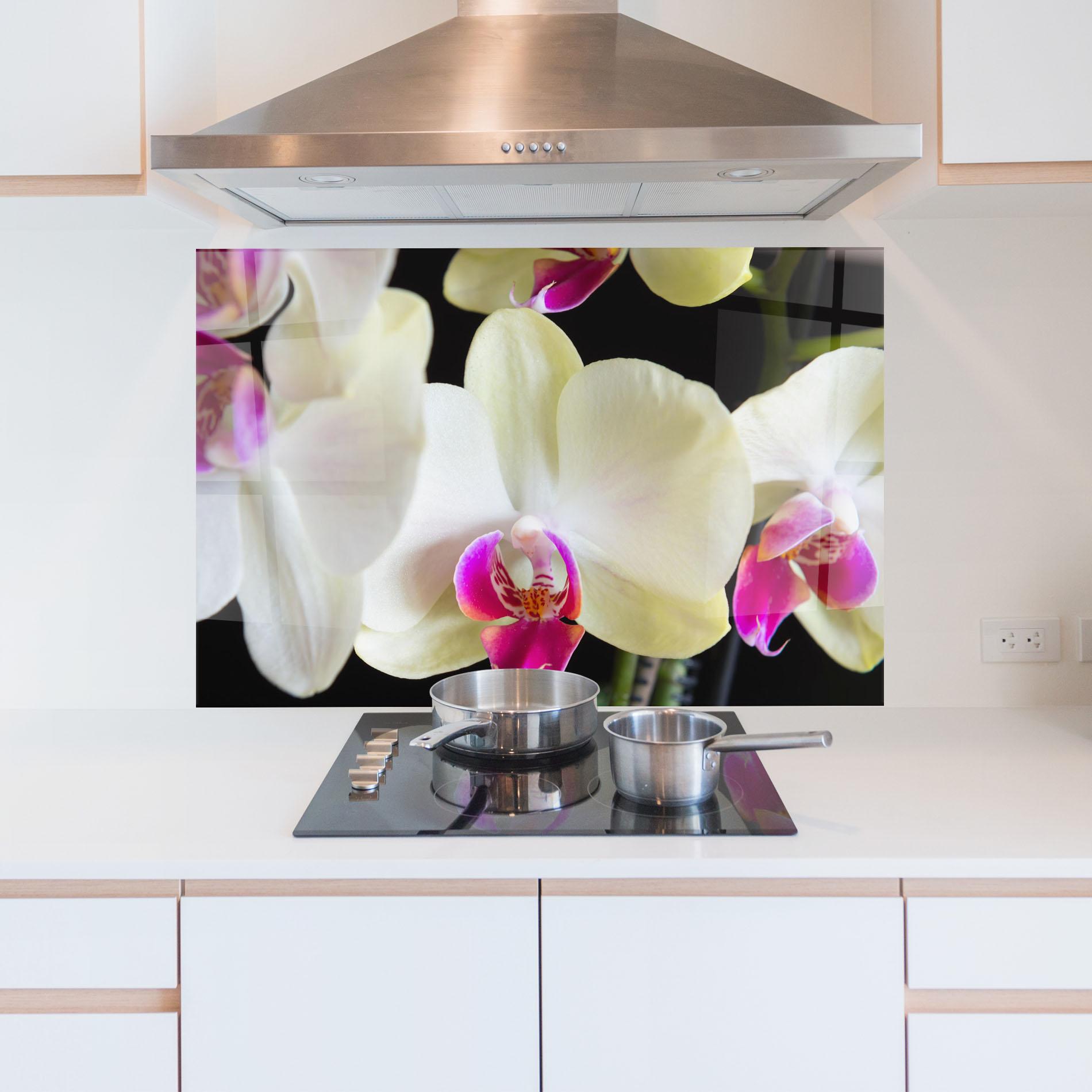 Стъклен панел за кухня Cream Purple Orchids mockup 5