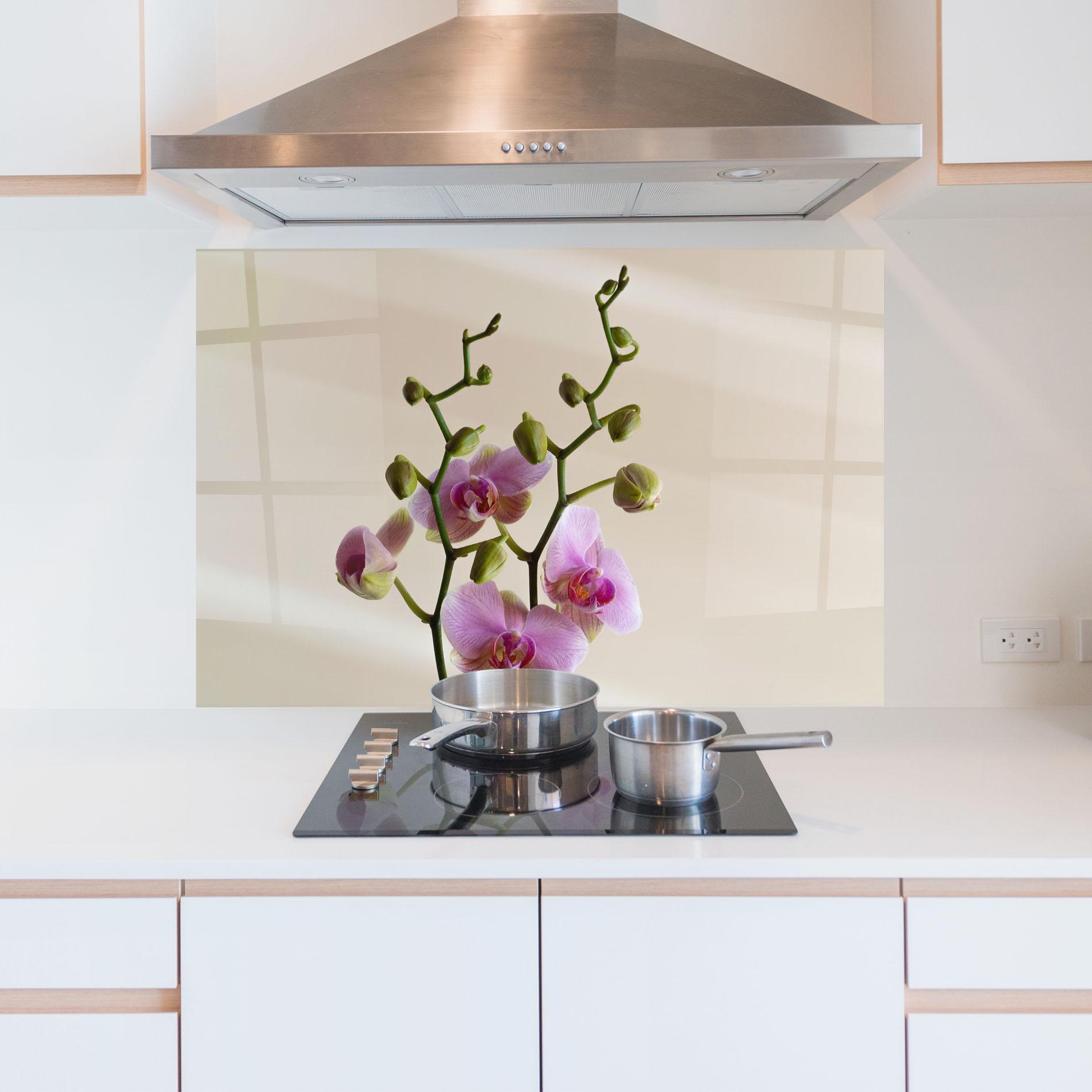 Стъклен панел за кухня Purple Orchid On Cream mockup 5