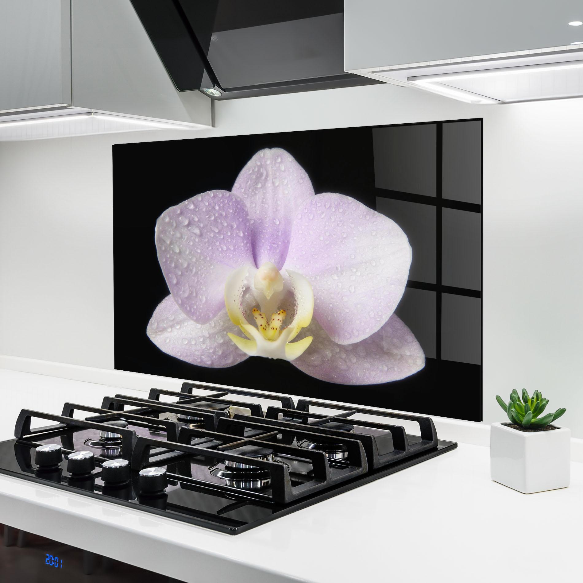 Стъклен панел за кухня Light Purple Orchid After Rain mockup 6