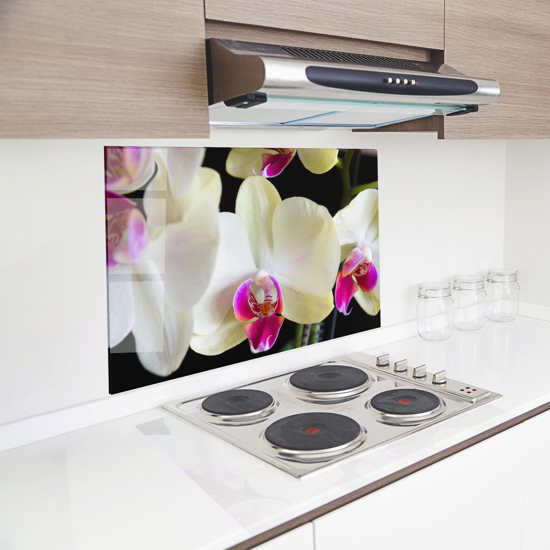 Стъклен панел за кухня Cream Purple Orchids mockup 8