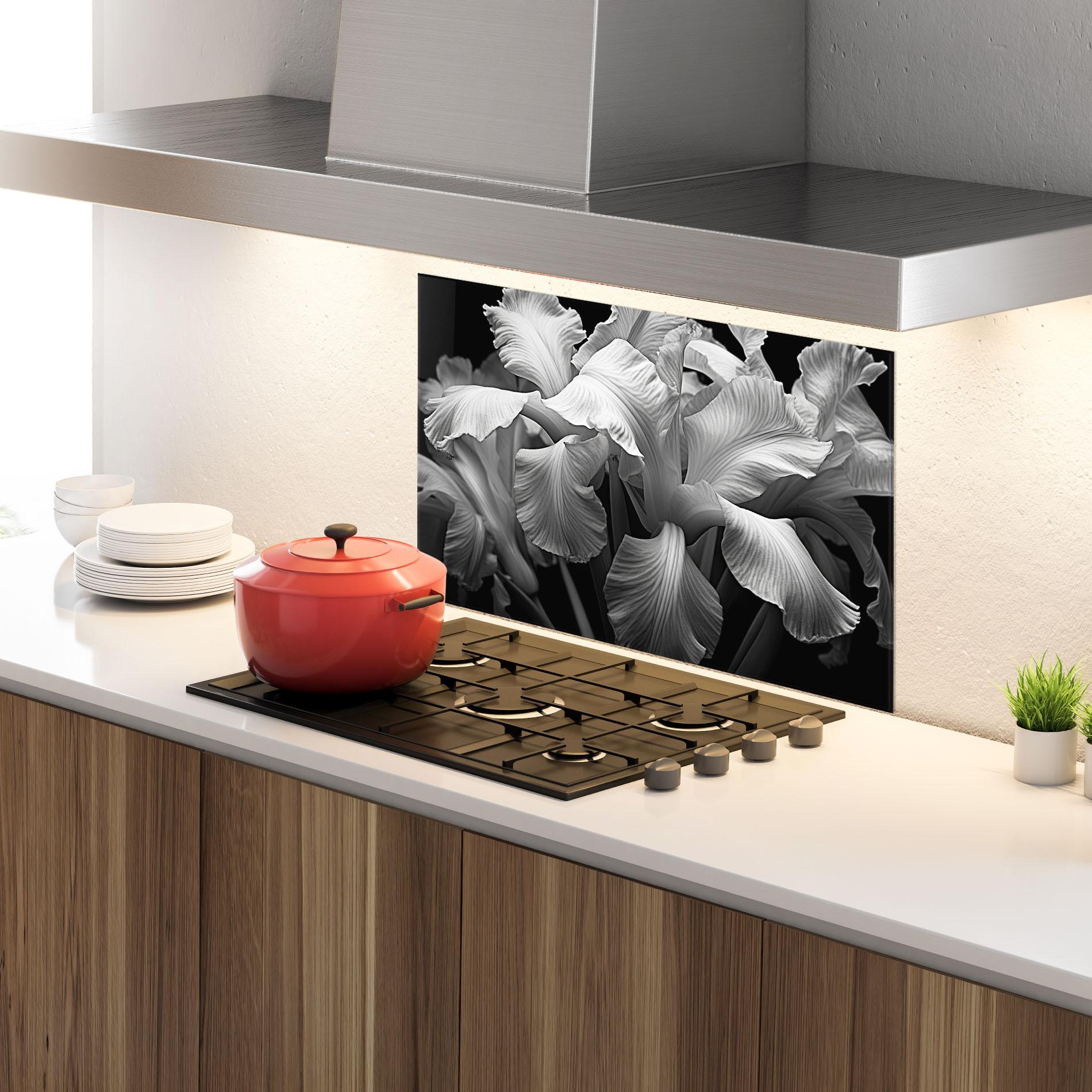 Стъклен панел за кухня Grey On Black Iris mockup 4