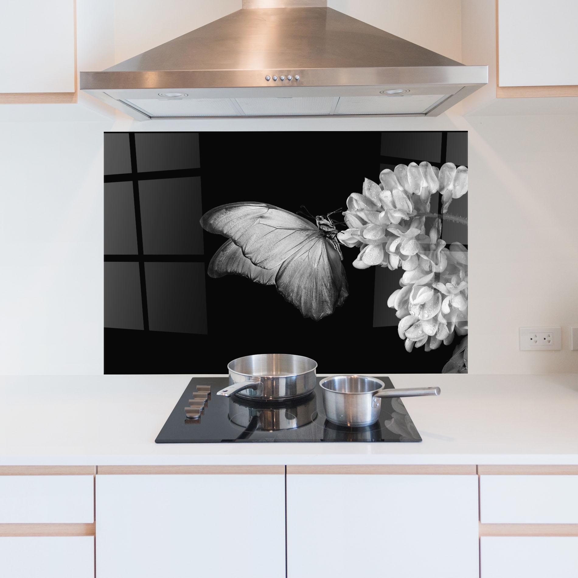 Стъклен панел за кухня Grey Butterfly mockup 5