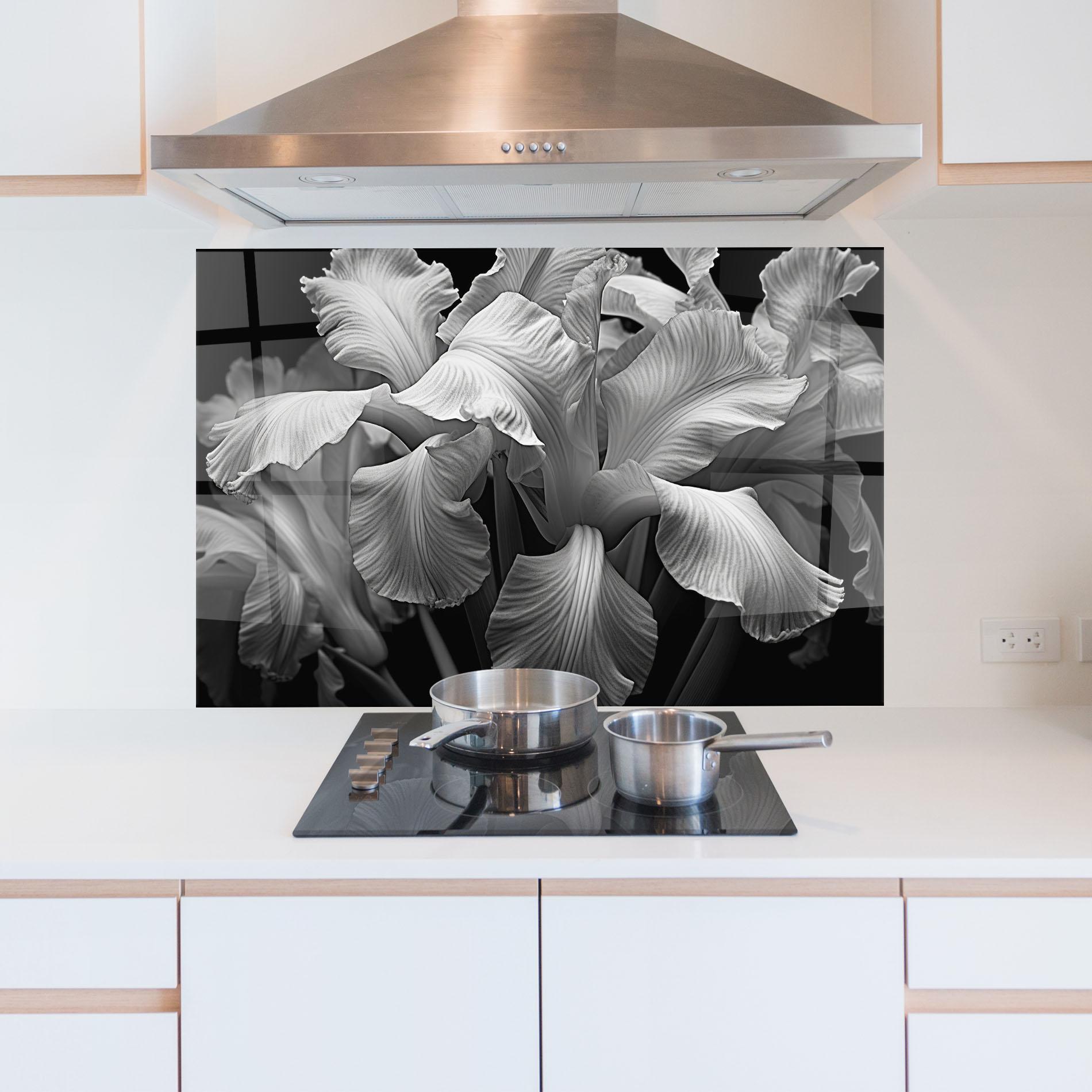 Стъклен панел за кухня Grey On Black Iris mockup 5