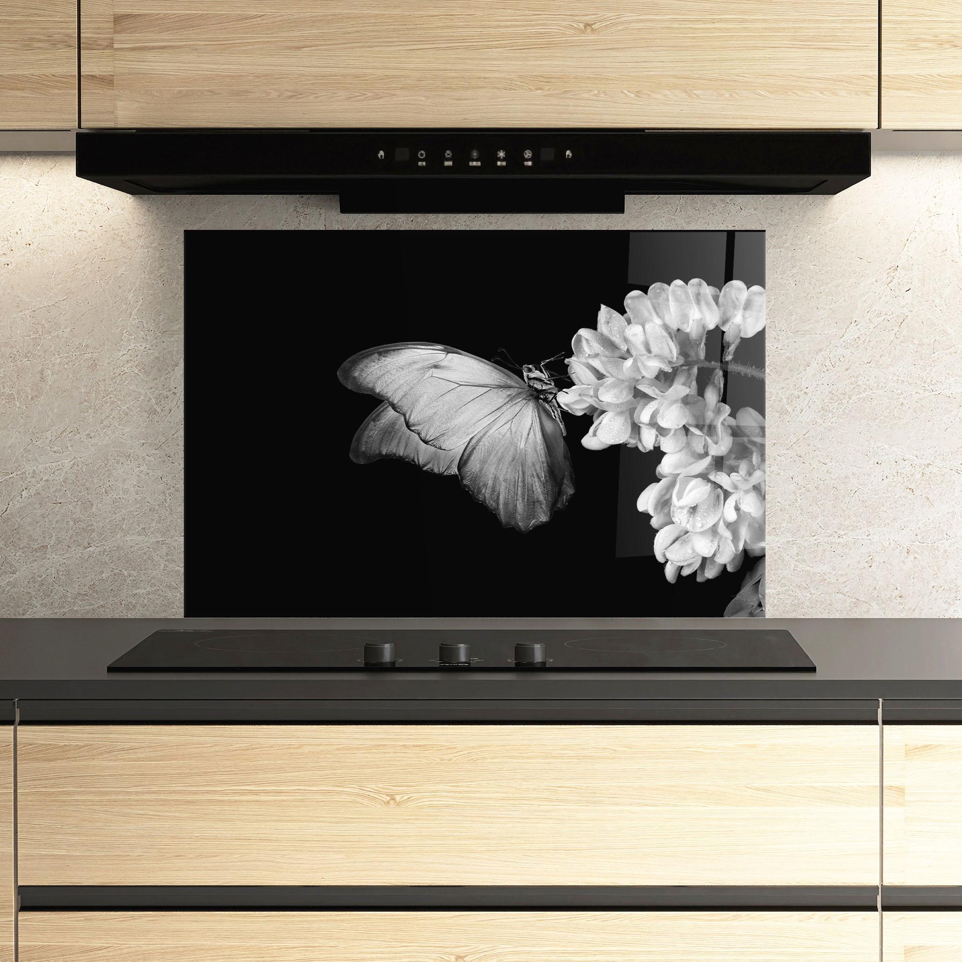 Стъклен панел за кухня Grey Butterfly mockup 3