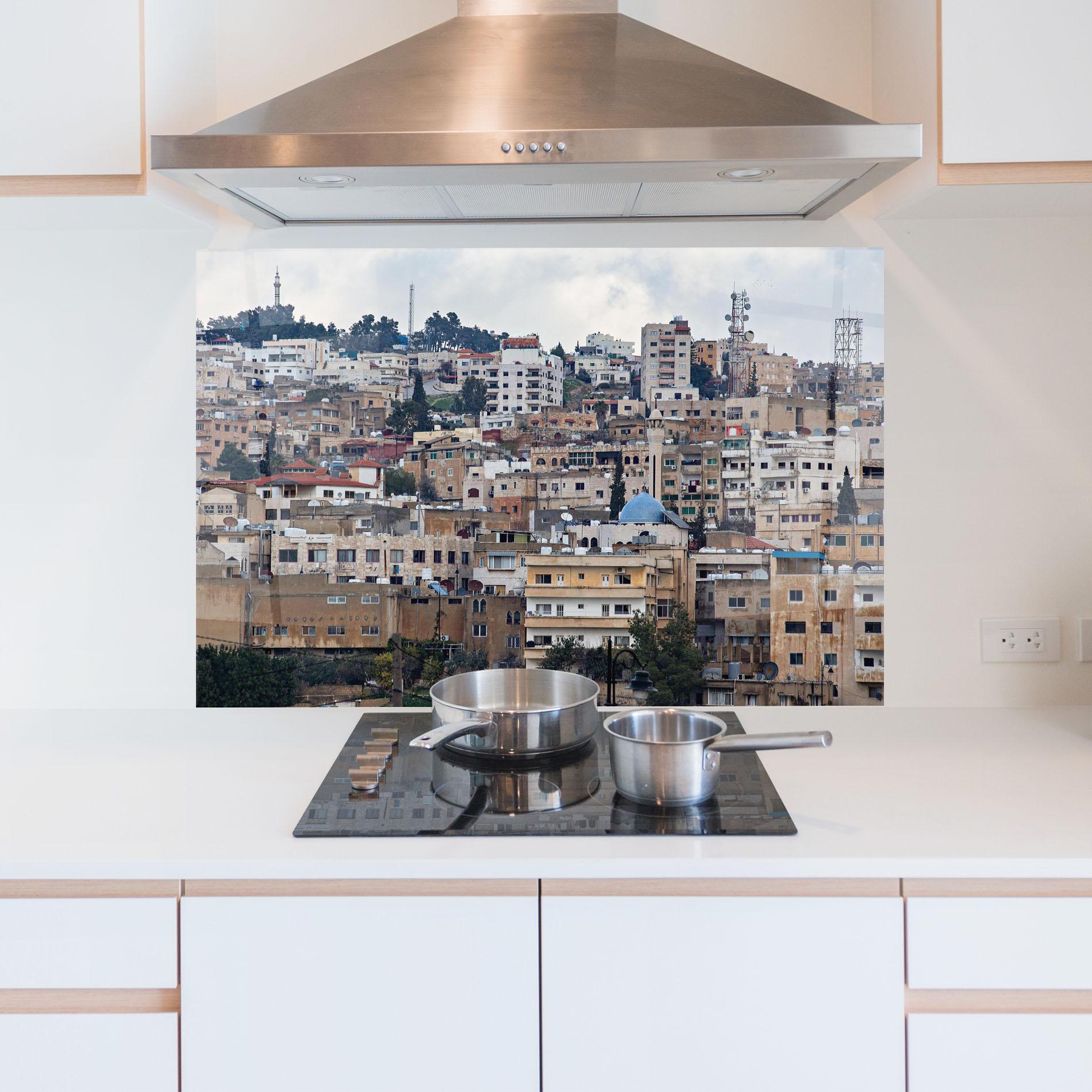 Стъклен панел за кухня Jersh Modern Town mockup 5