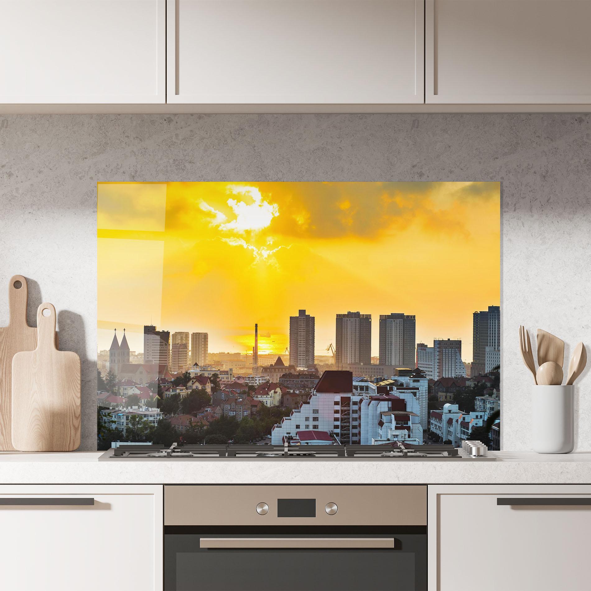 Стъклен панел за кухня City Illuminate Sun mockup 7