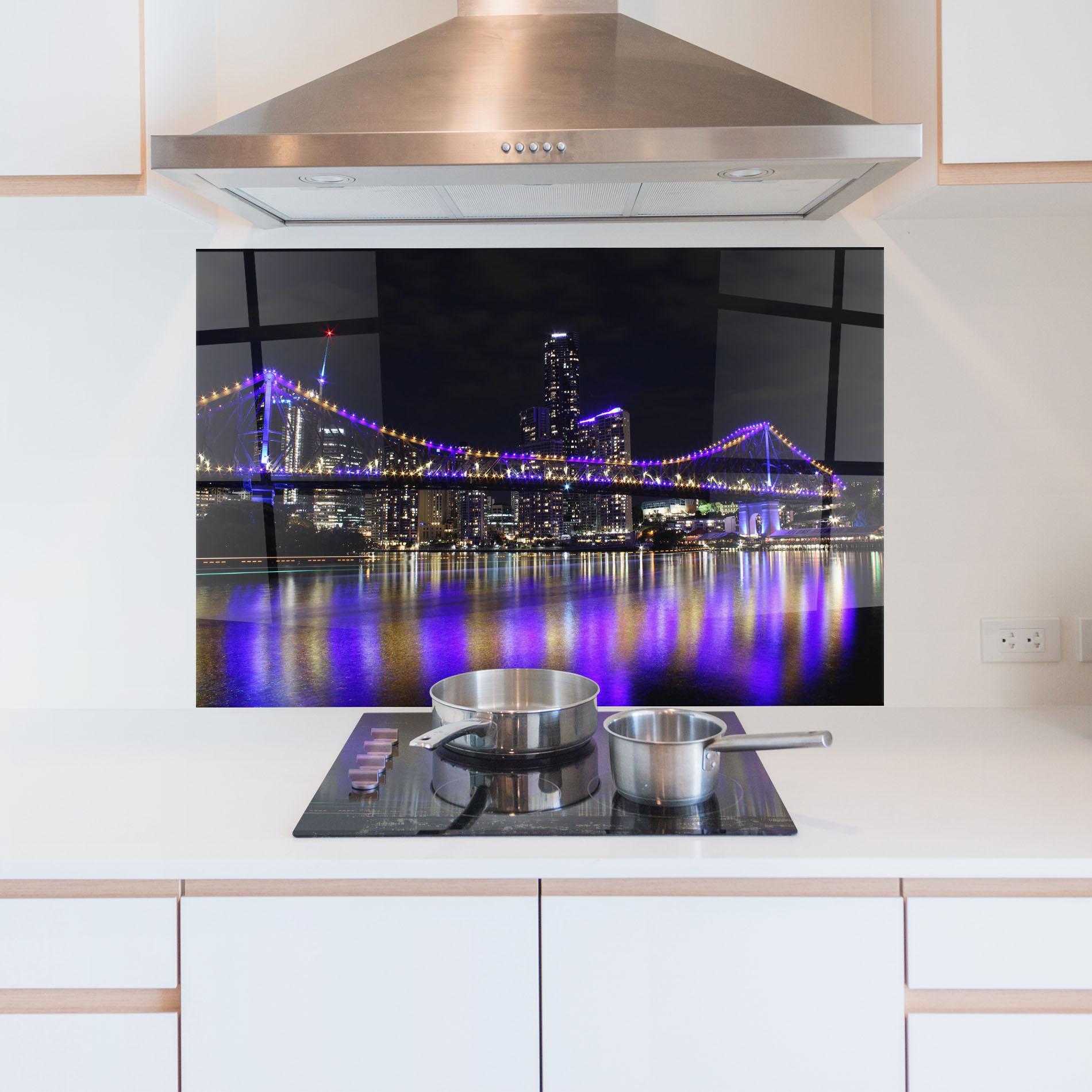 Стъклен панел за кухня Story Bridge mockup 5