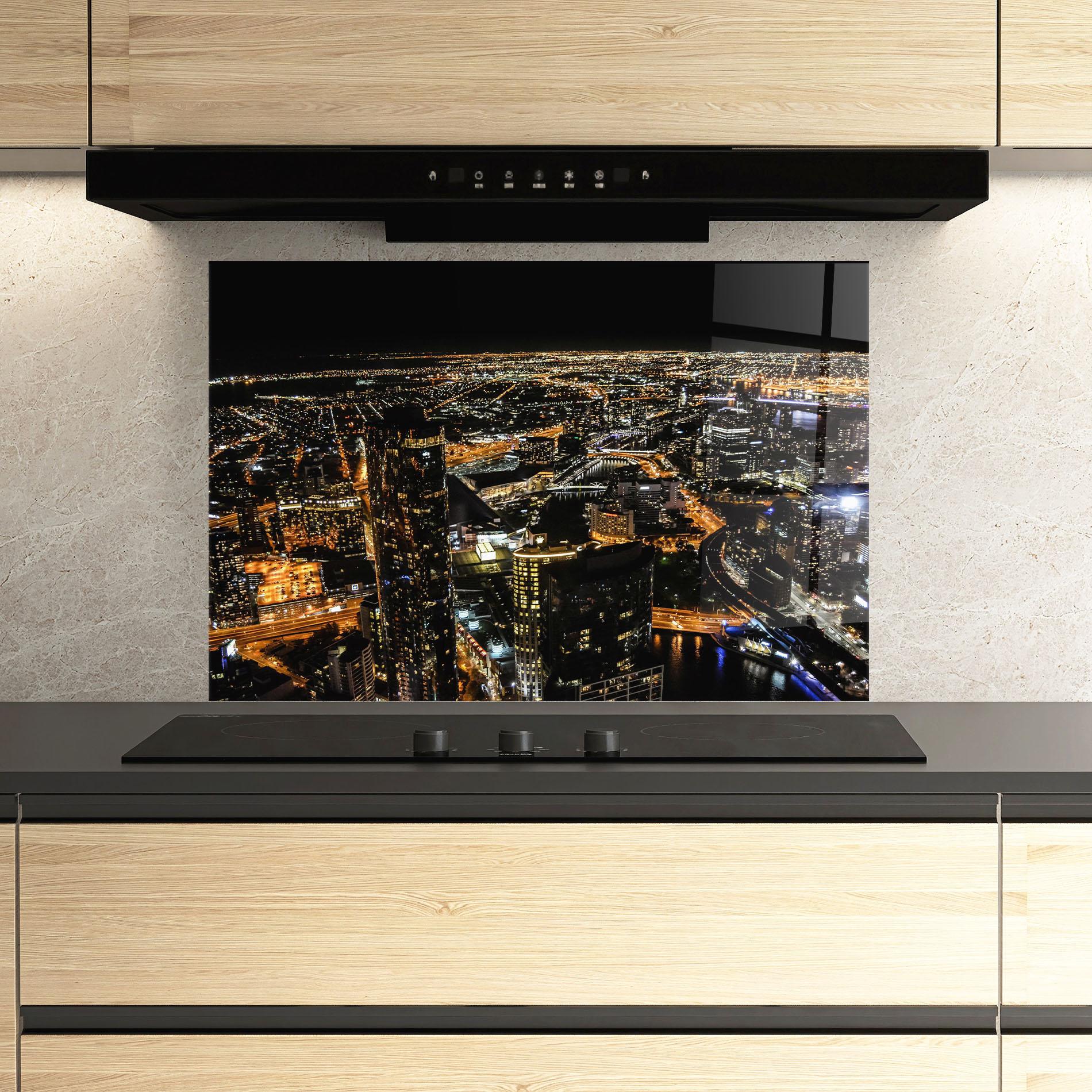 Стъклен панел за кухня Black City Light mockup 3