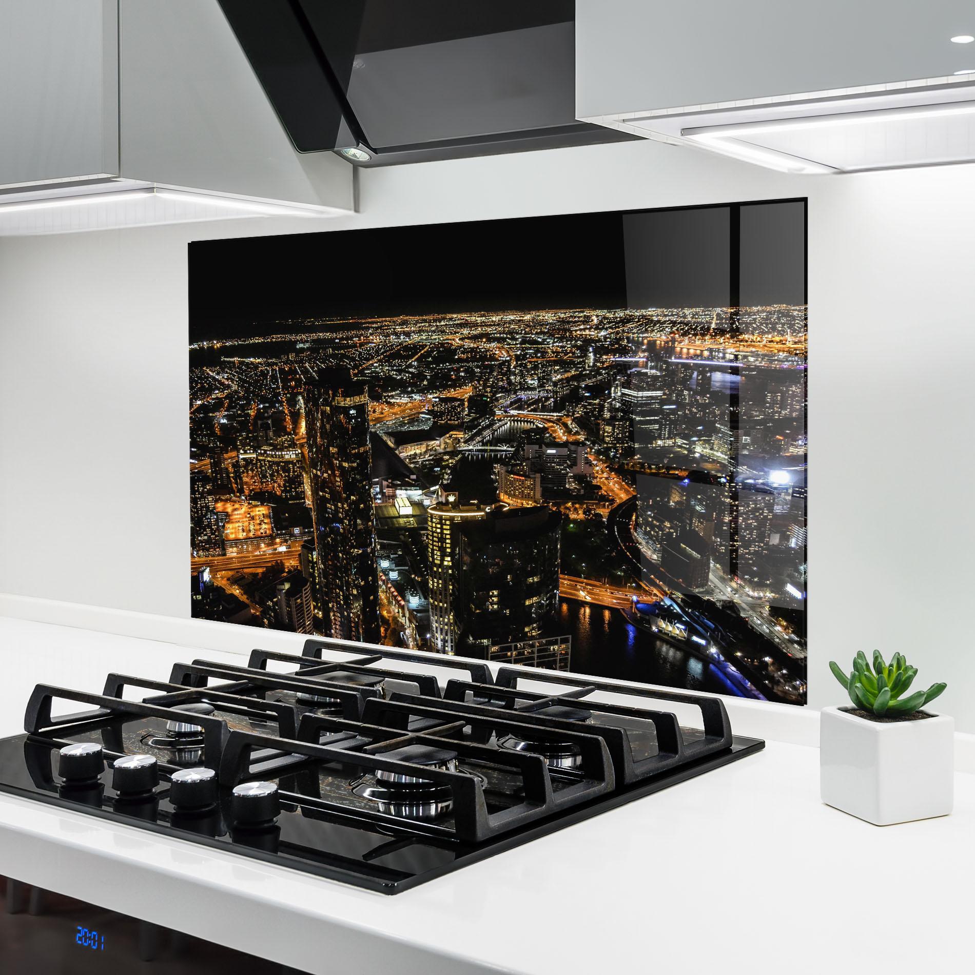 Стъклен панел за кухня Black City Light mockup 6