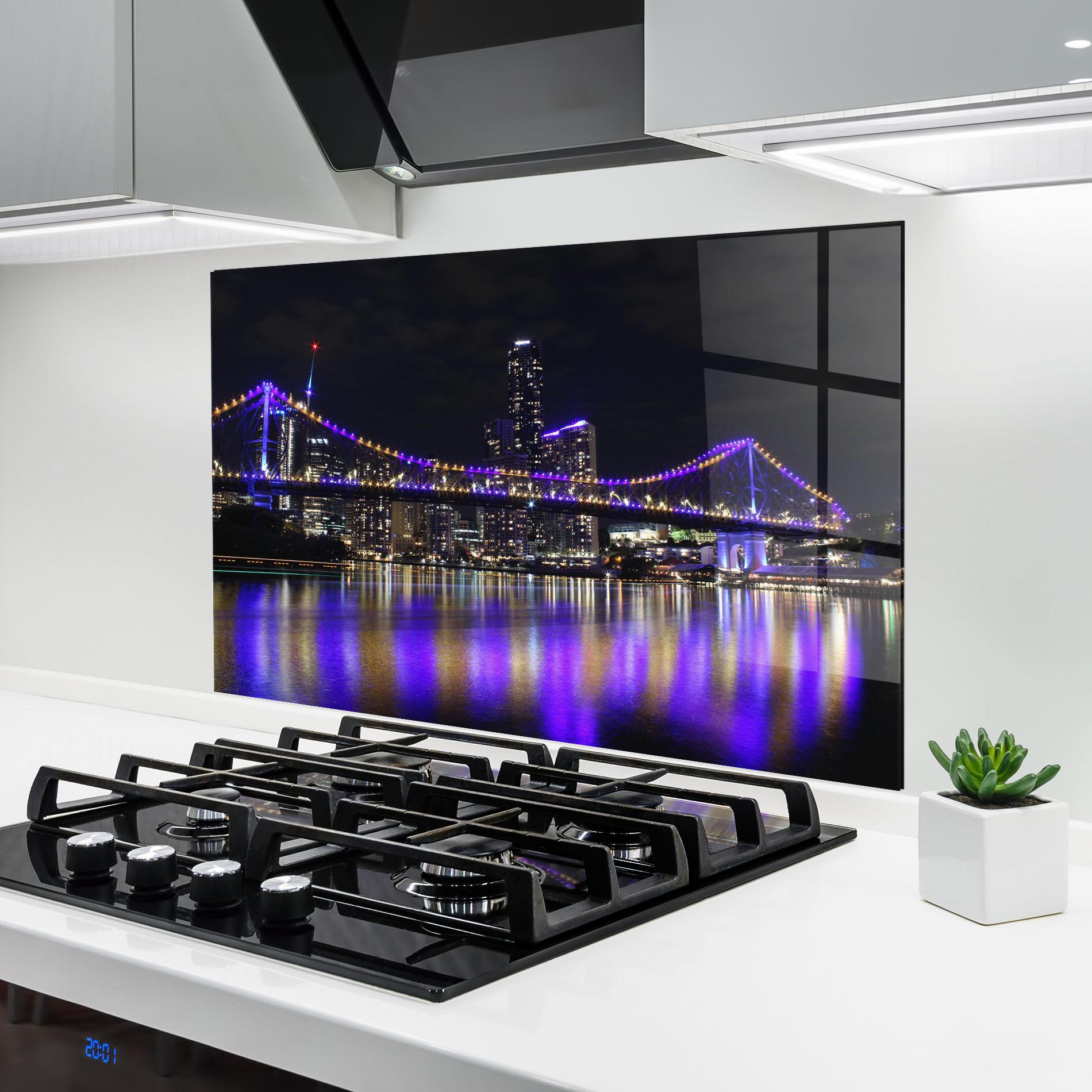 Стъклен панел за кухня Story Bridge mockup 6