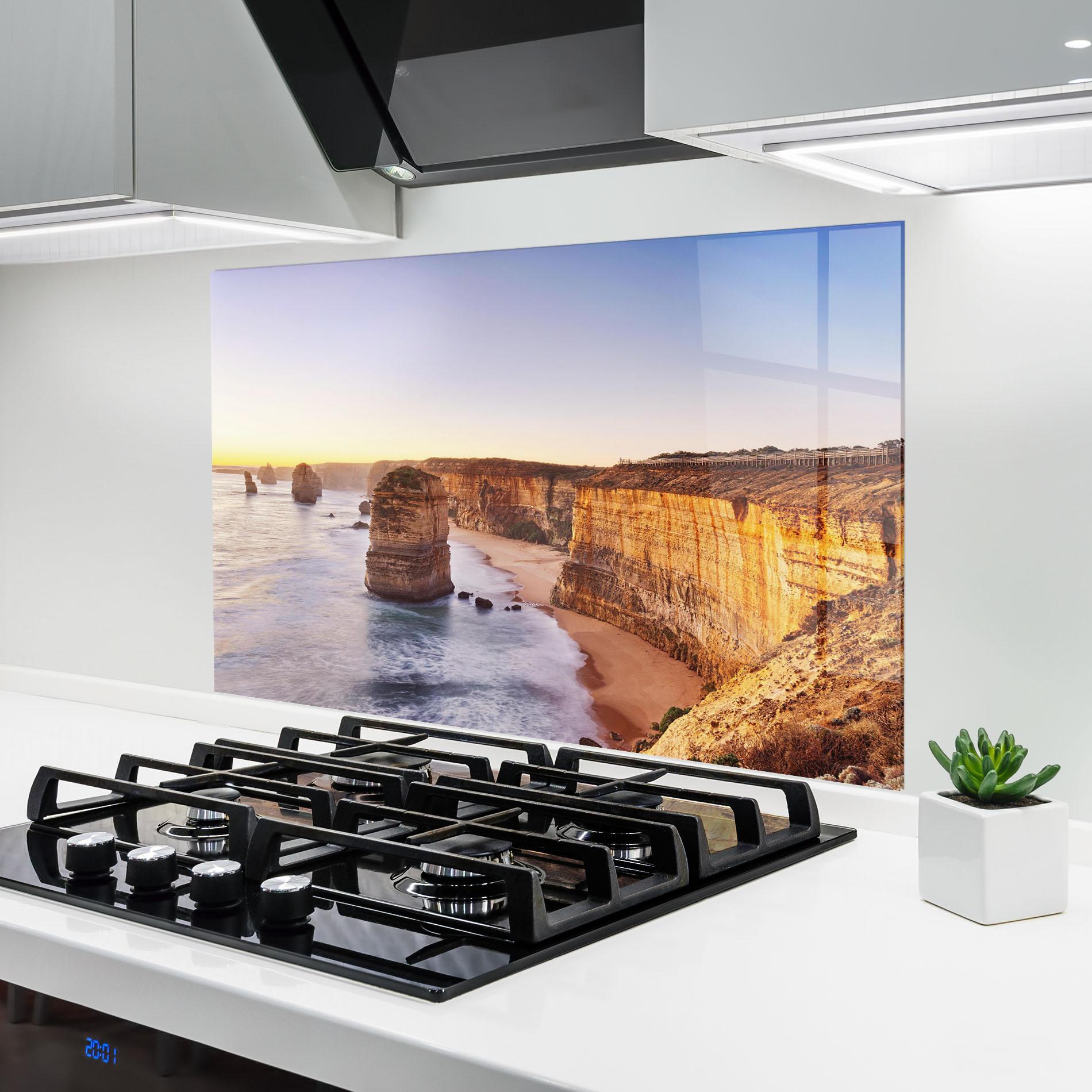 Стъклен панел за кухня Victoria Port mockup 6