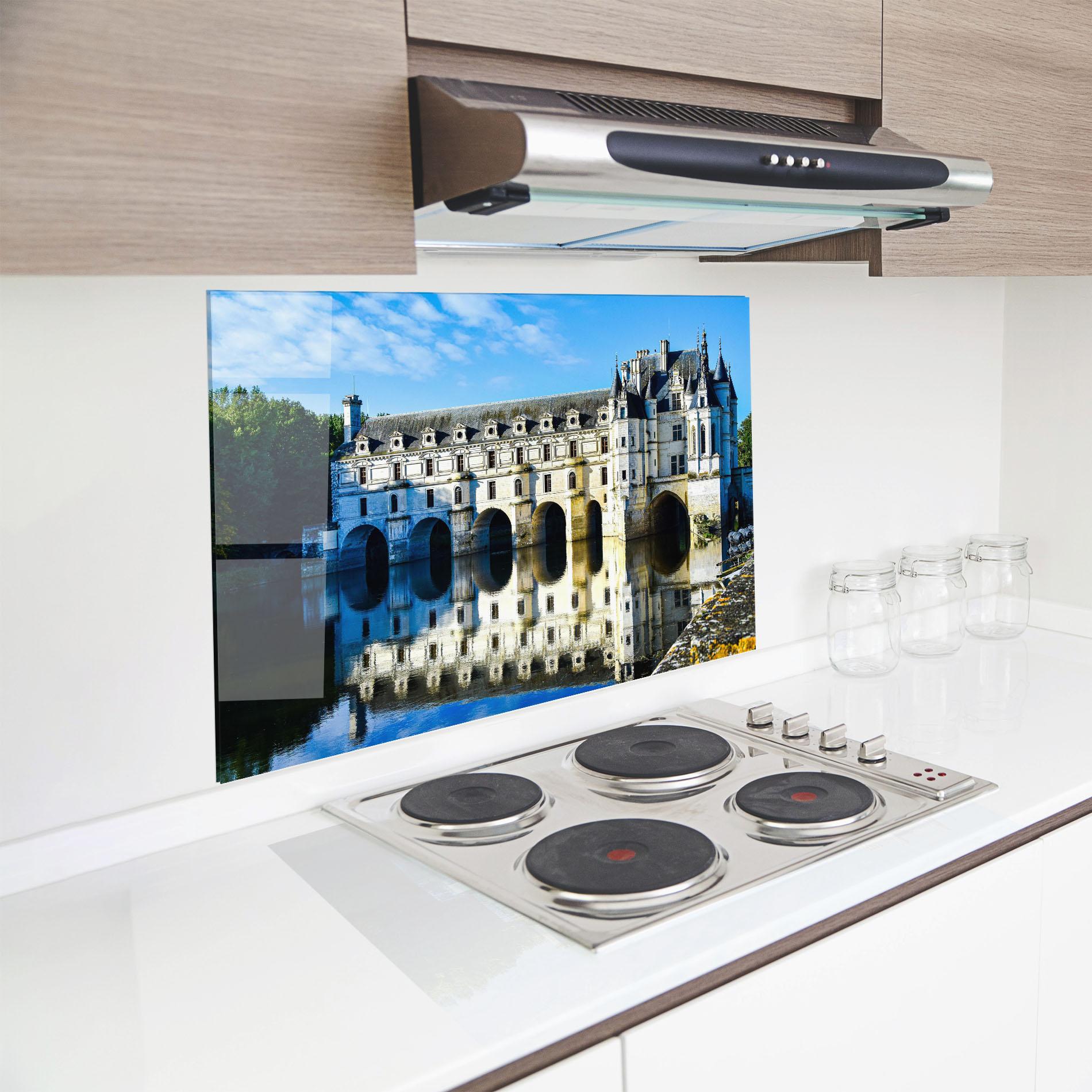 Стъклен панел за кухня White Building Reflection mockup 8