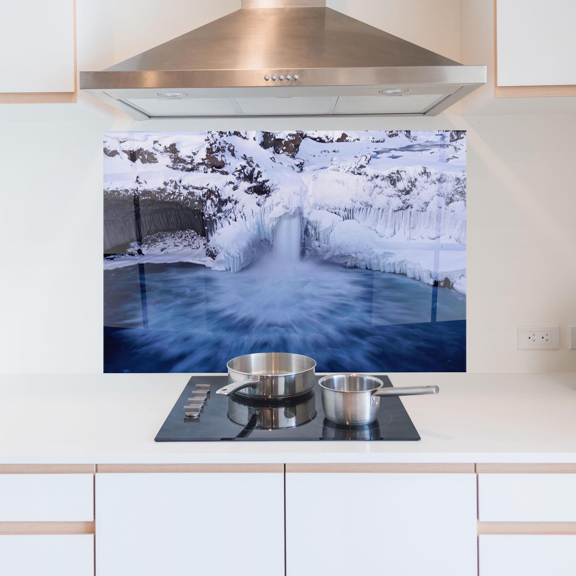 Стъклен панел за кухня Snow Waterfall mockup 5