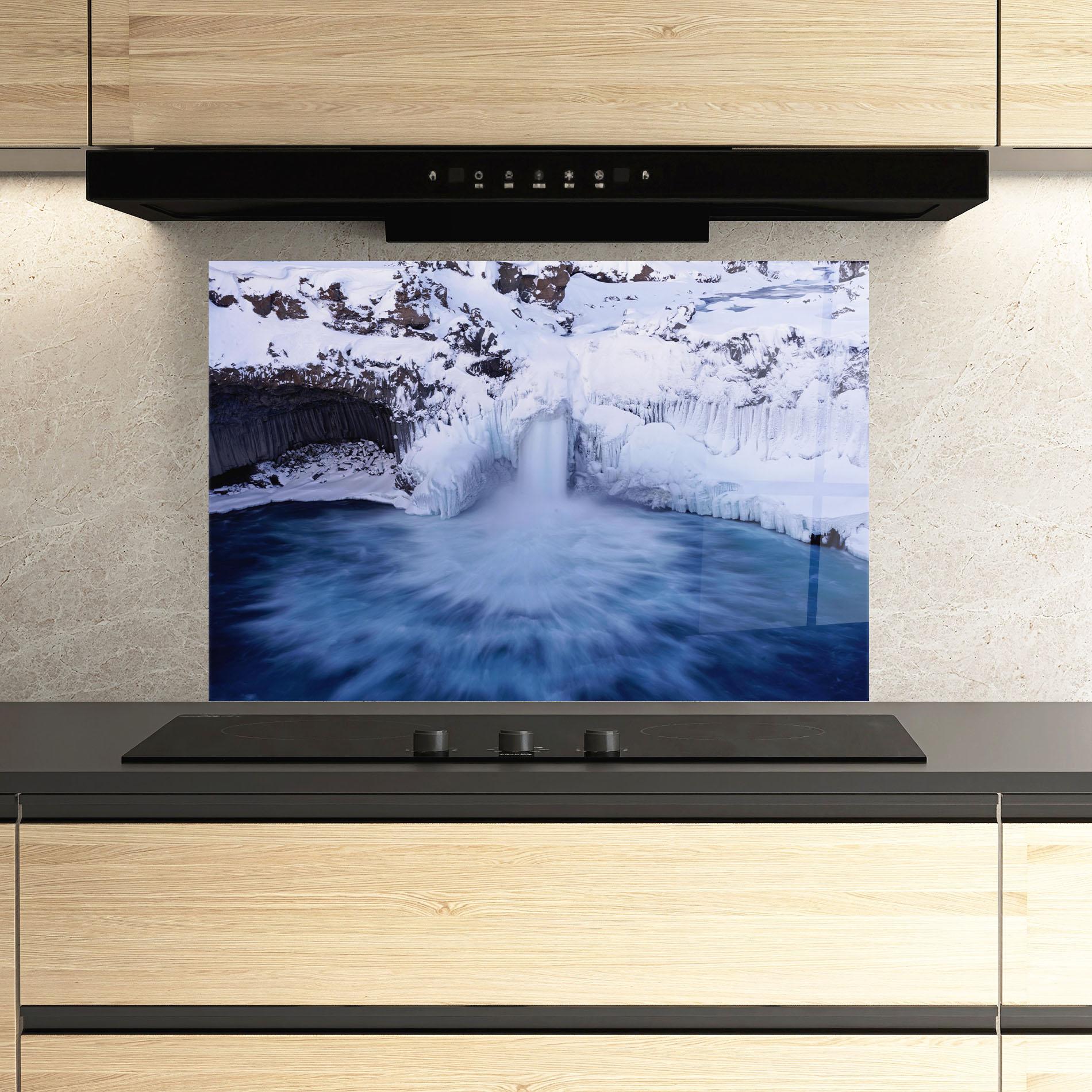 Стъклен панел за кухня Snow Waterfall mockup 3