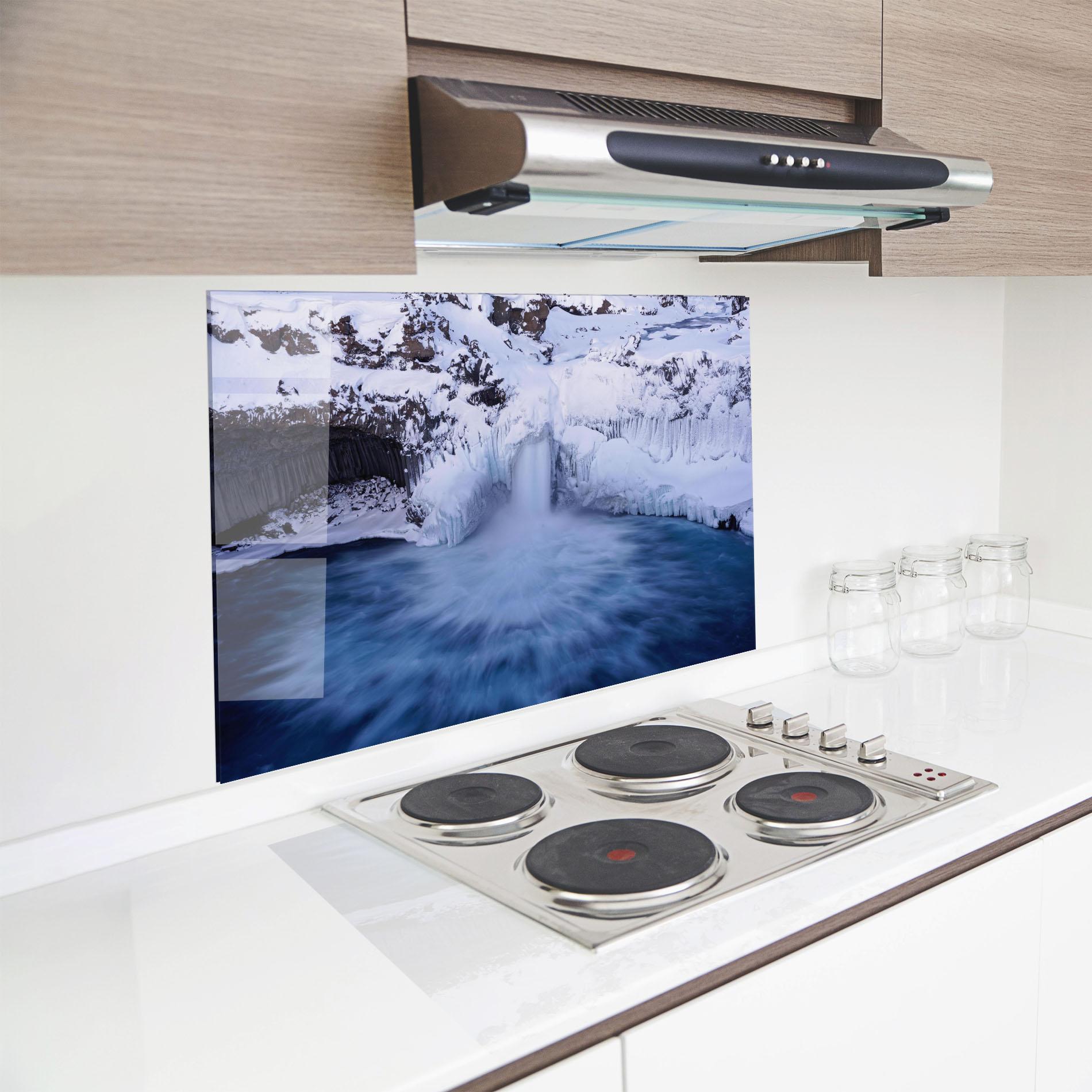 Стъклен панел за кухня Snow Waterfall mockup 8