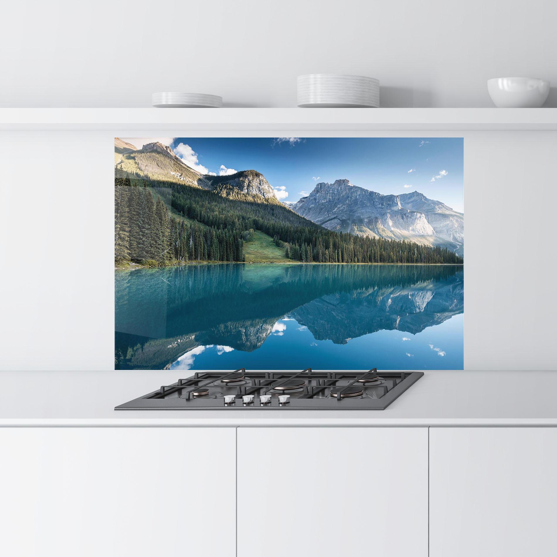 Стъклен панел за кухня Beautiful Emerald Lake mockup 9