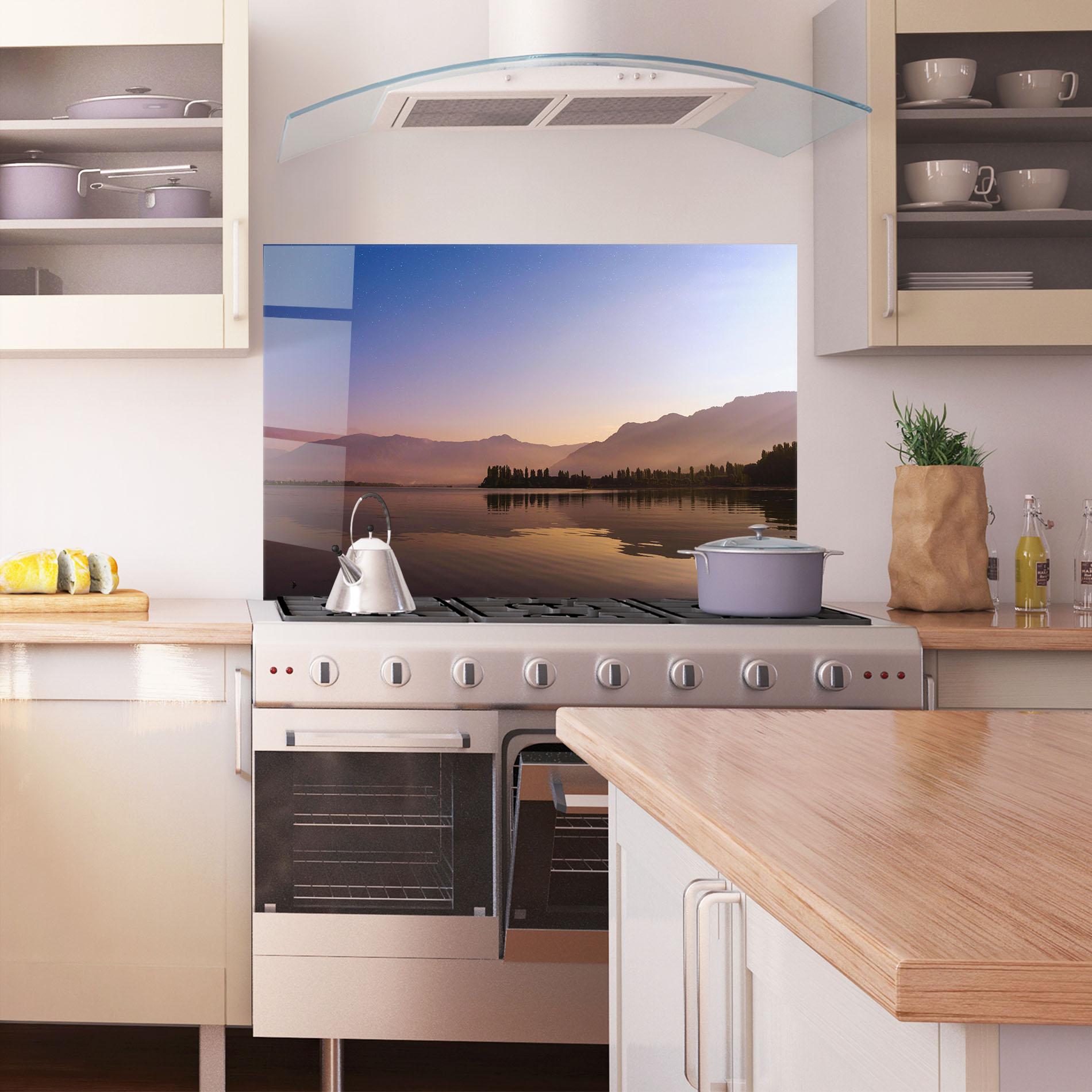 Стъклен панел за кухня Brown Light Lake mockup 1