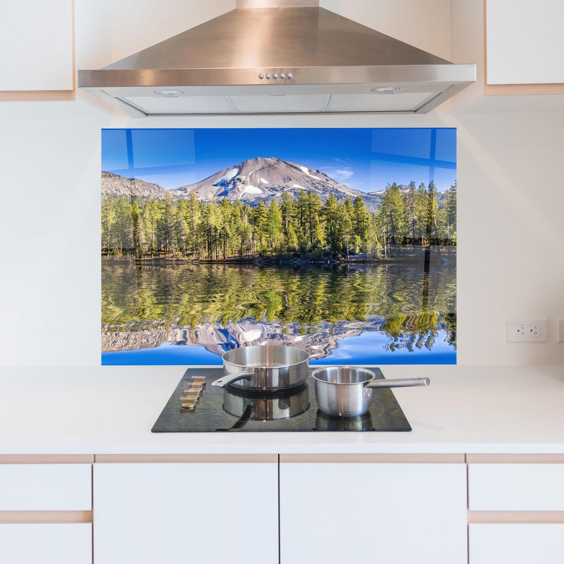 Стъклен панел за кухня Green Tree Lake mockup 5