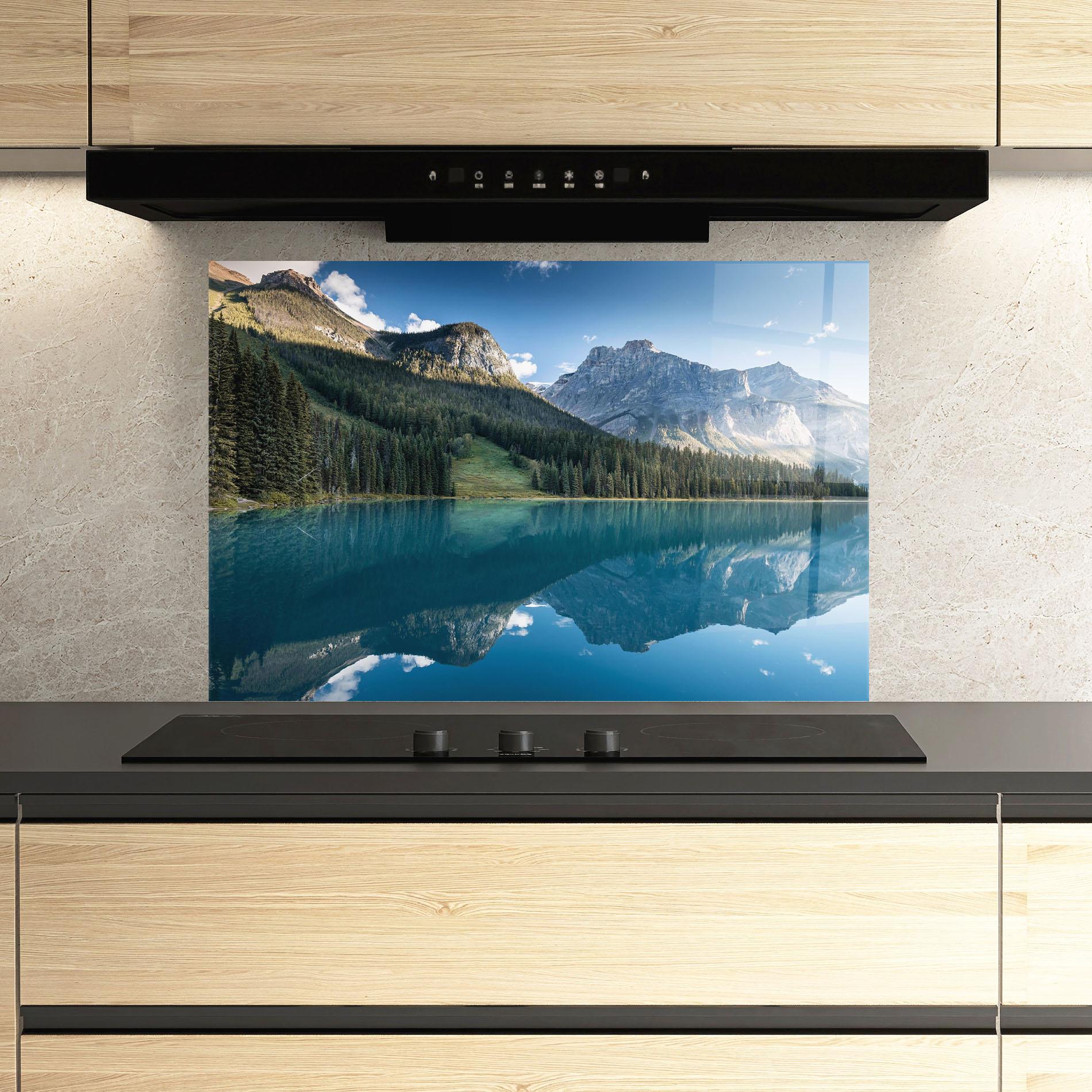 Стъклен панел за кухня Beautiful Emerald Lake mockup 3