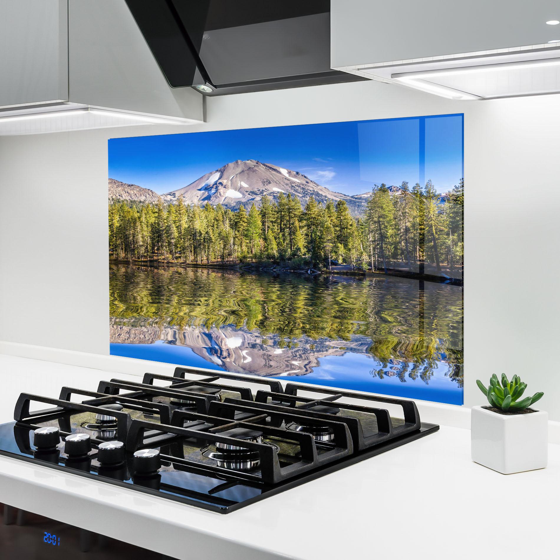 Стъклен панел за кухня Green Tree Lake mockup 6