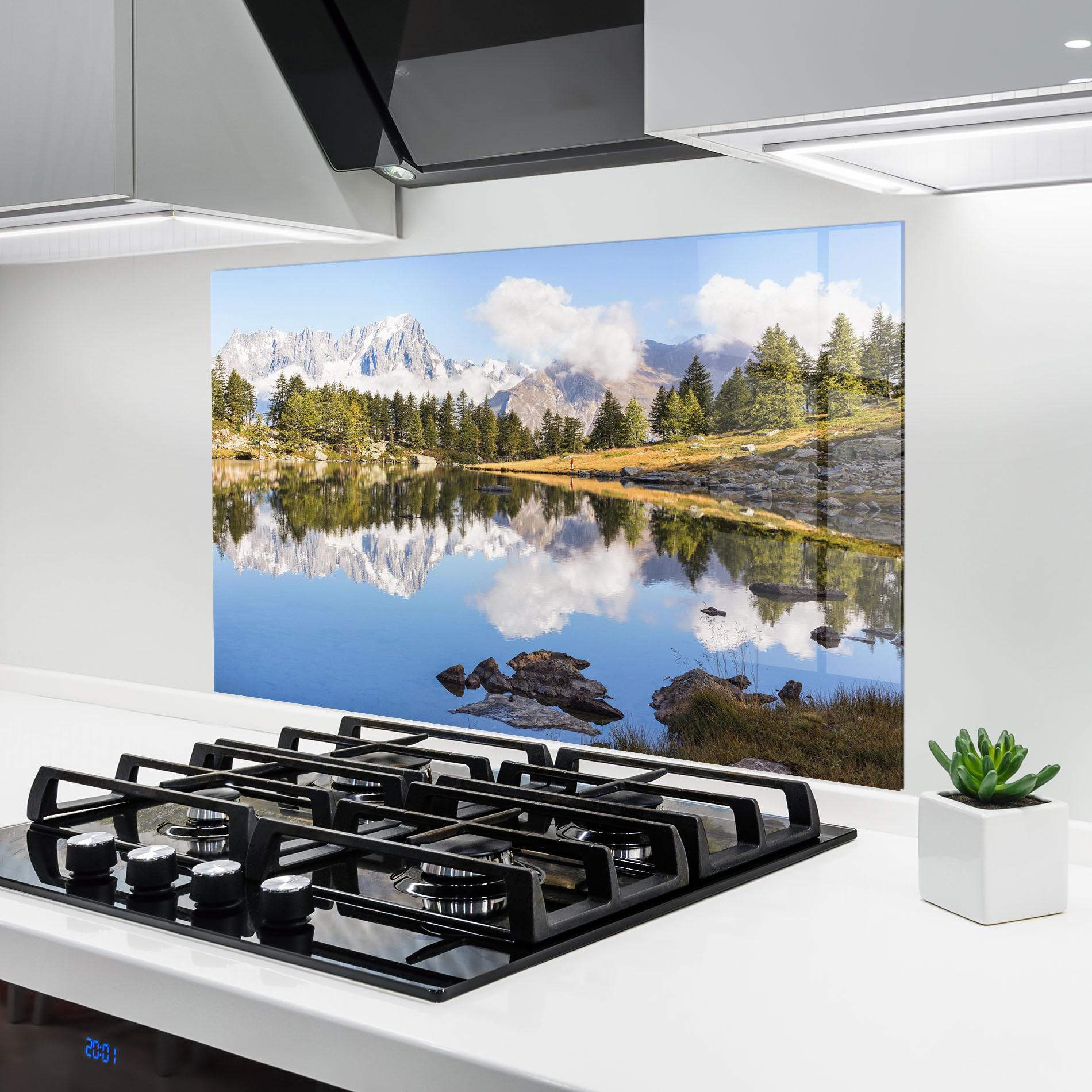Стъклен панел за кухня Mountain Reflection mockup 6