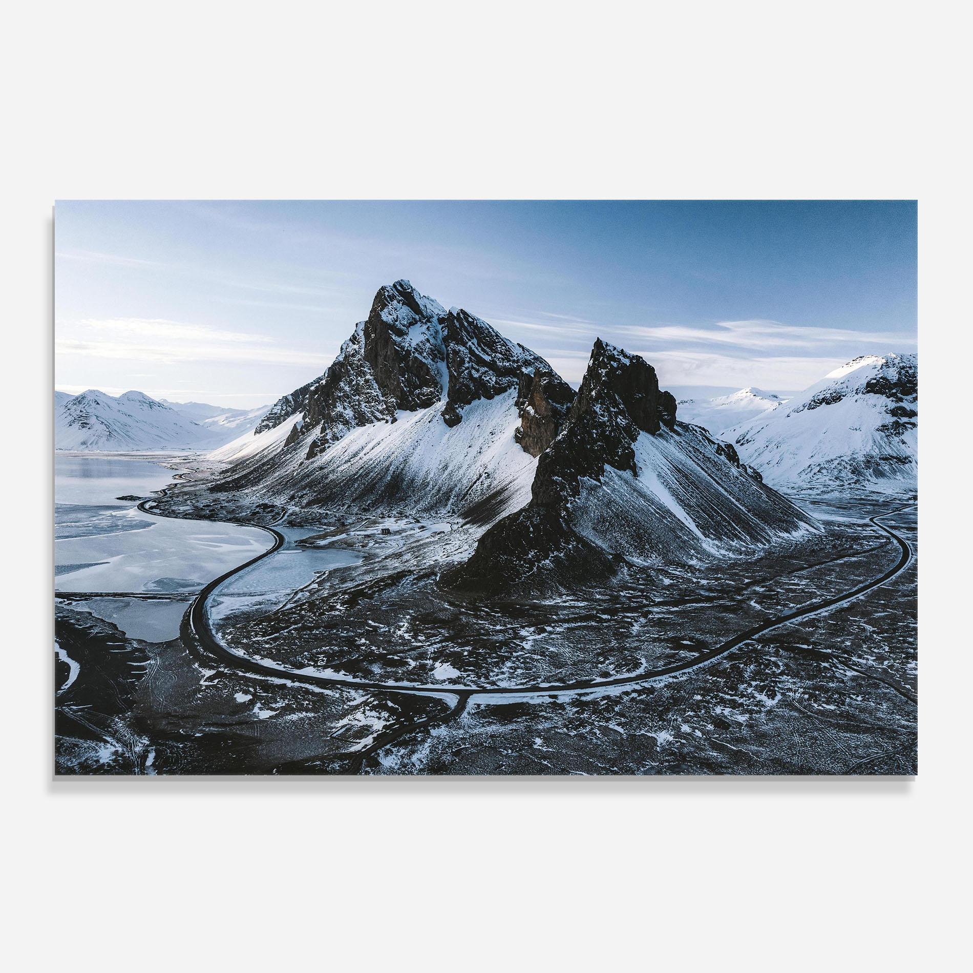 Стъклен панел за кухня Black Snowy Mountain mockup 0