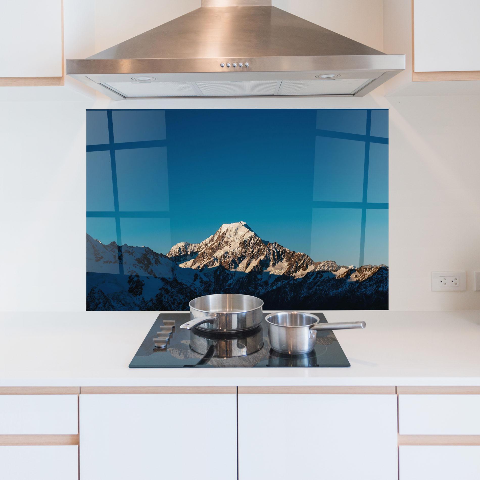 Стъклен панел за кухня Blue Snowy Mountain mockup 5