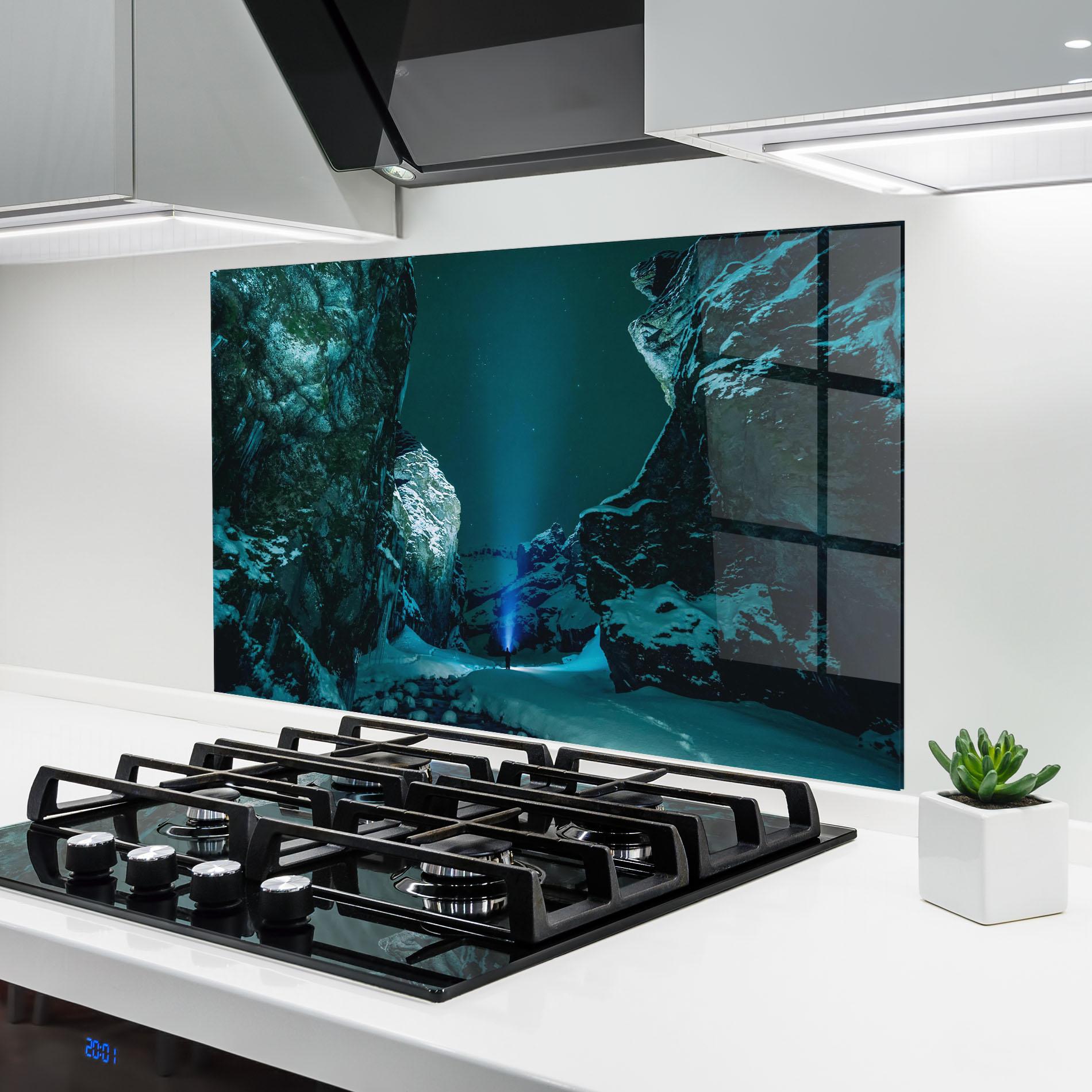 Стъклен панел за кухня Green Light Mountain mockup 6