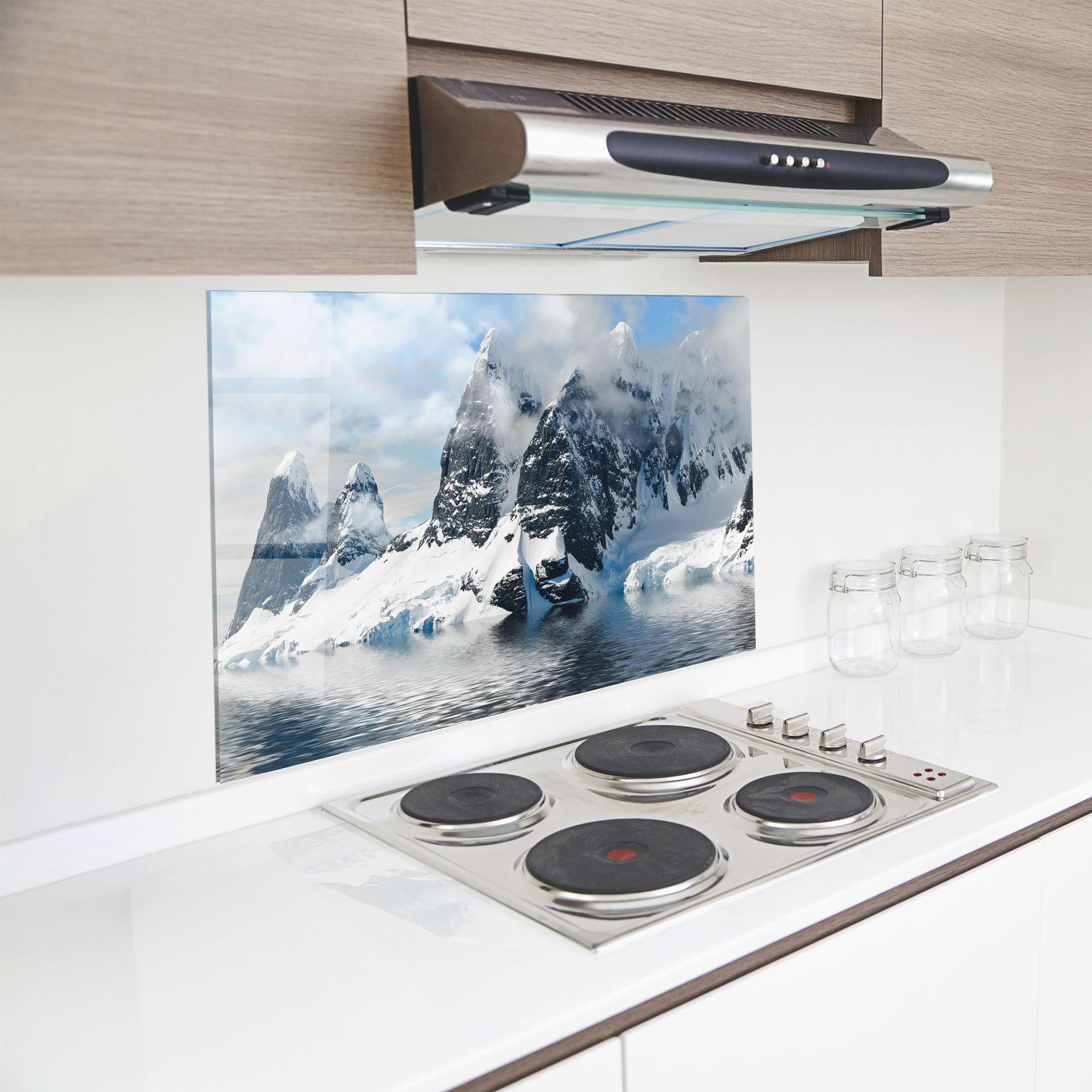 Стъклен панел за кухня Glacial Mountains mockup 8