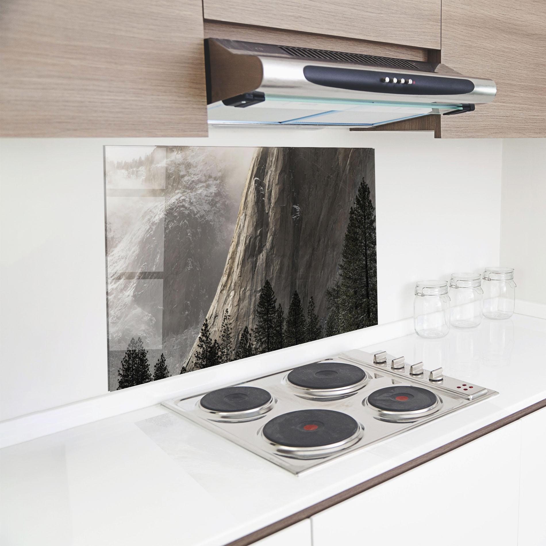Стъклен панел за кухня Green Tree Mountain mockup 8