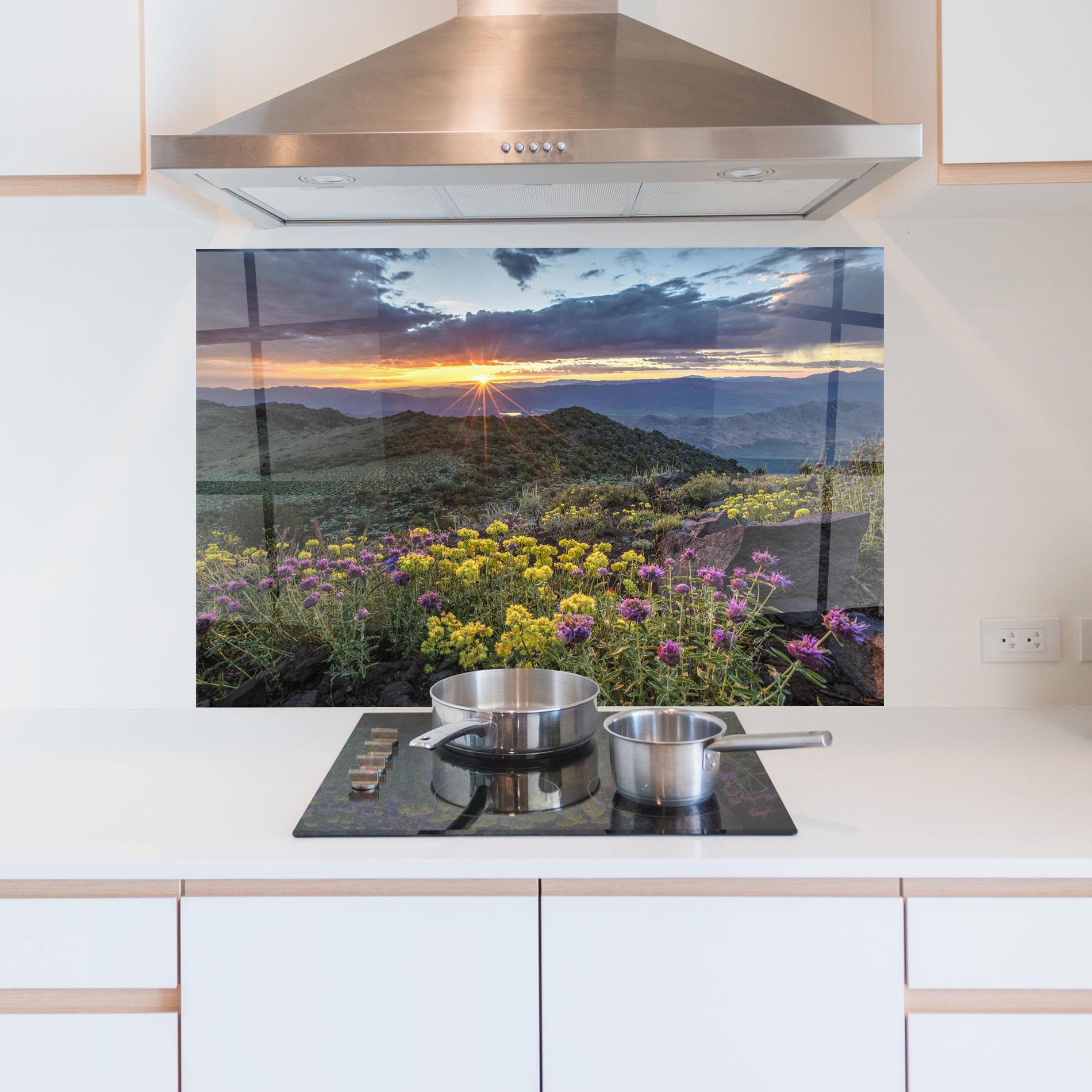 Стъклен панел за кухня Beautiful Spring View mockup 5