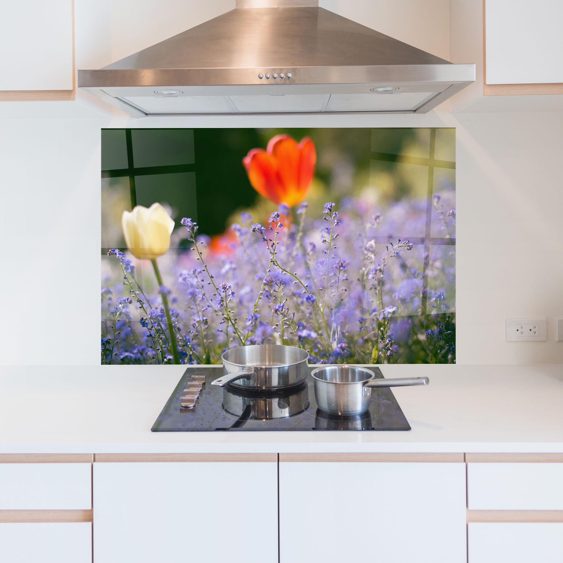 Стъклен панел за кухня Small Little Spring Flower mockup 5