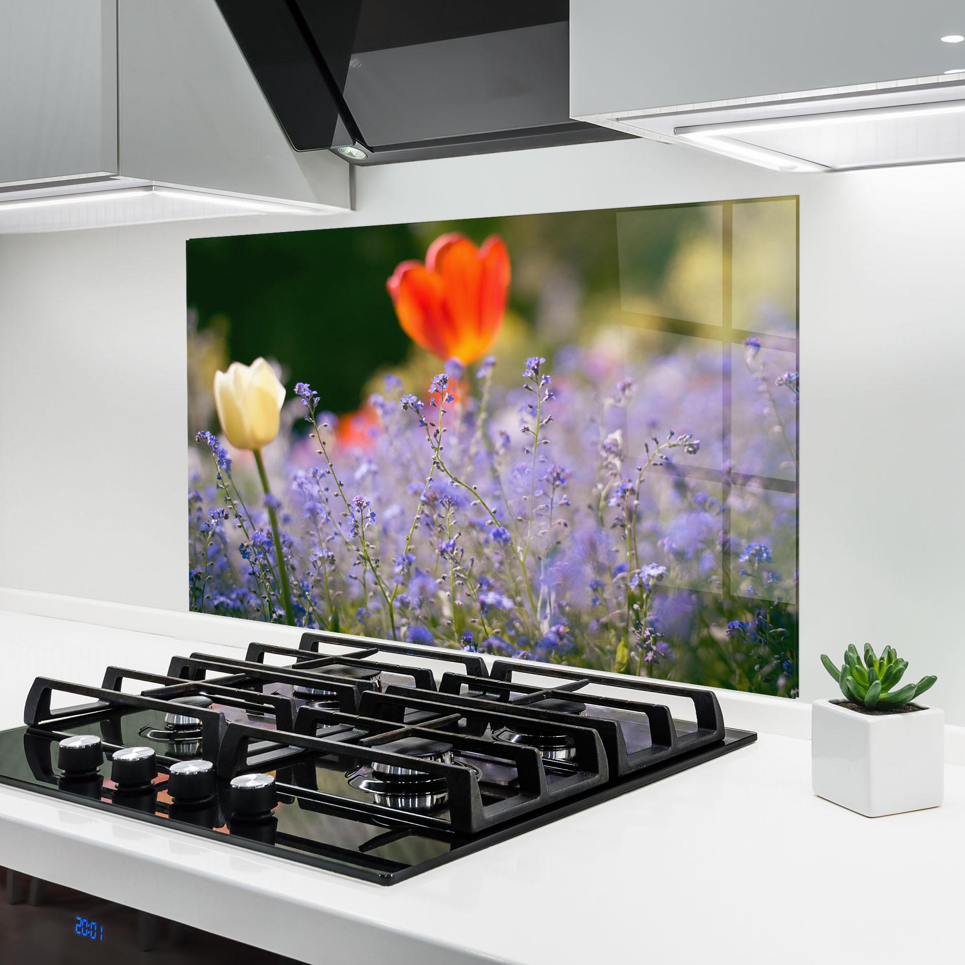 Стъклен панел за кухня Small Little Spring Flower mockup 6
