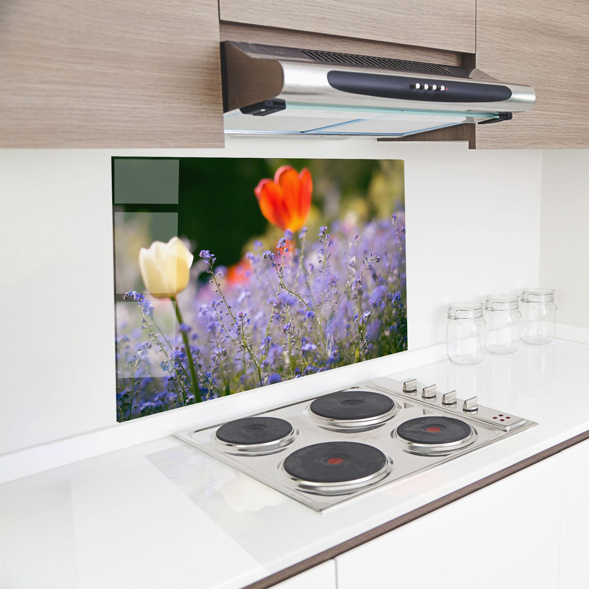 Стъклен панел за кухня Small Little Spring Flower mockup 8
