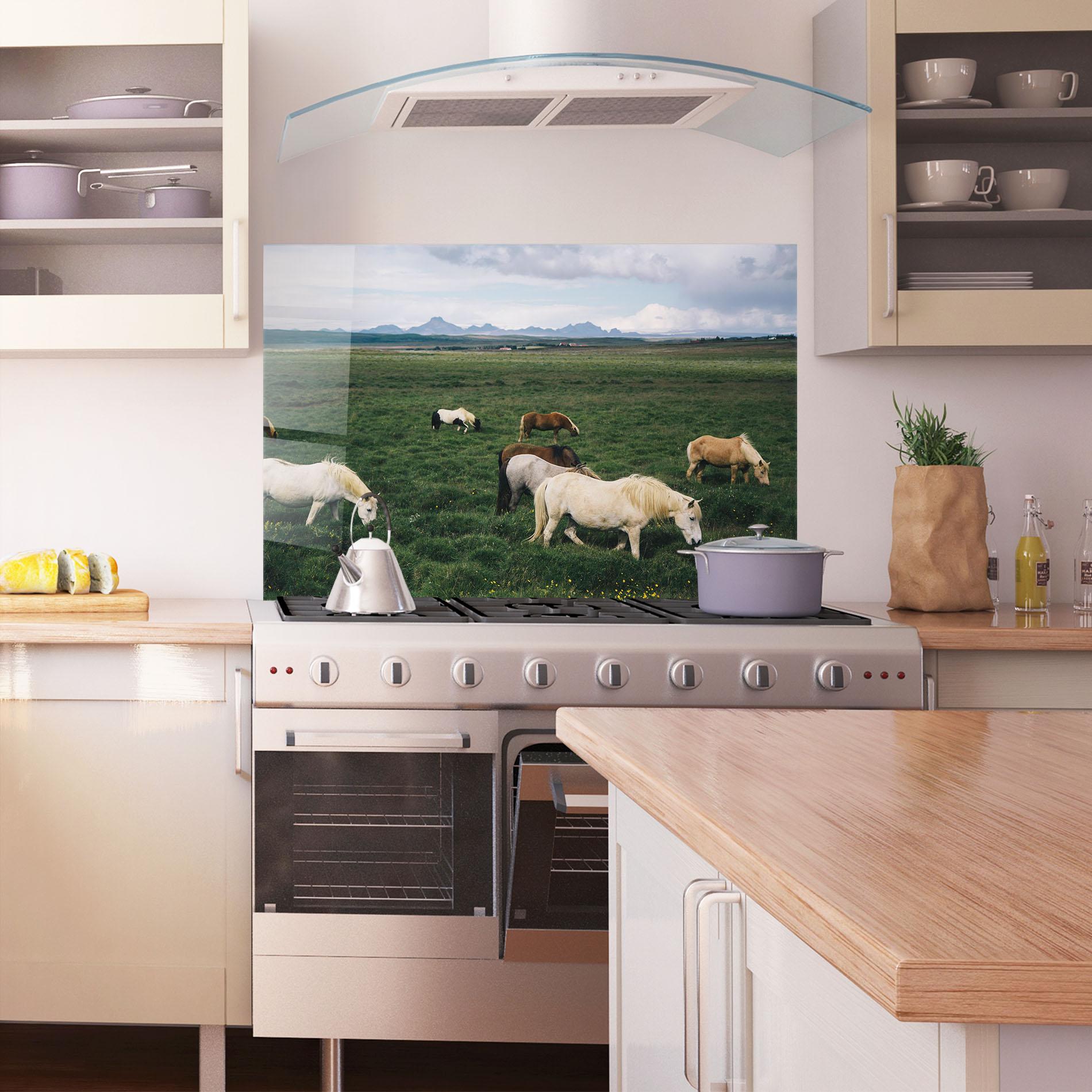 Стъклен панел за кухня Countryside Horses mockup 1
