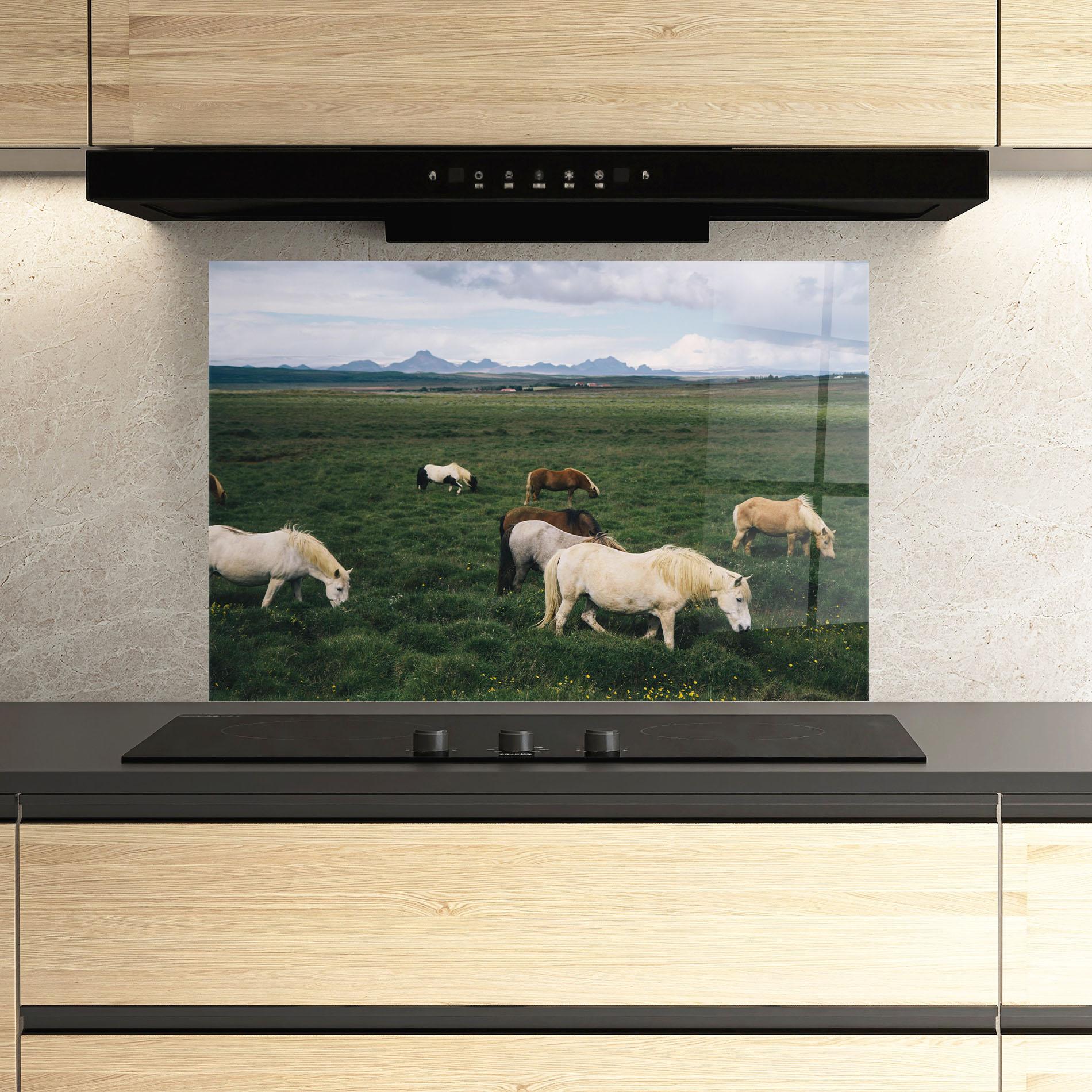Стъклен панел за кухня Countryside Horses mockup 3