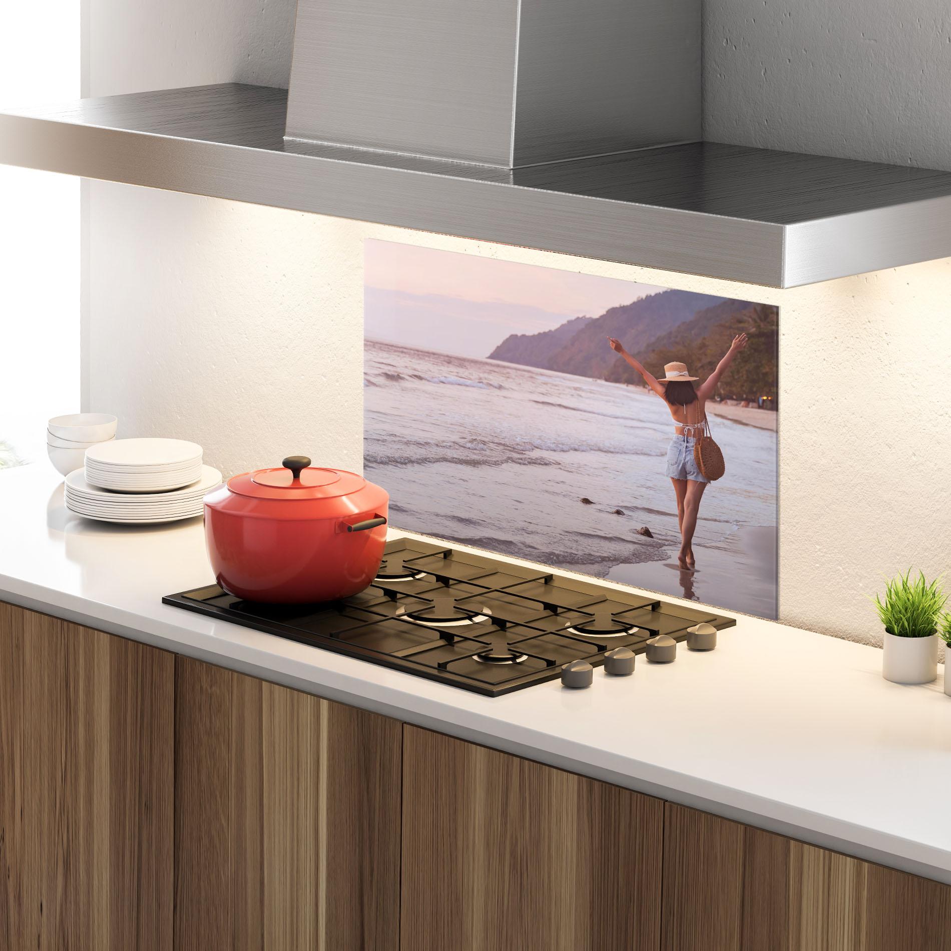 Стъклен панел за кухня Beach Traveler mockup 4