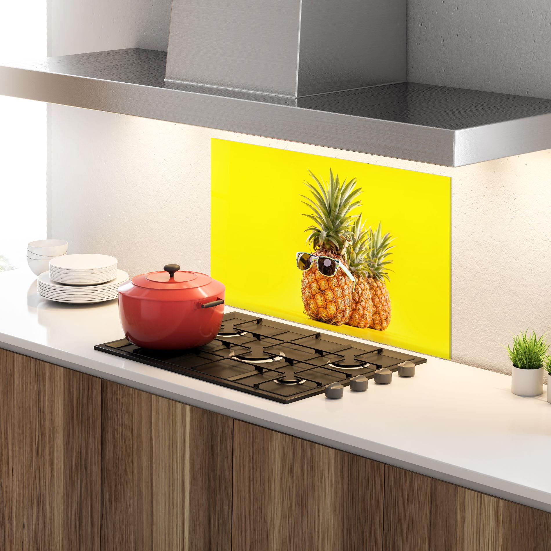 Стъклен панел за кухня Pineapple Looking Up mockup 4