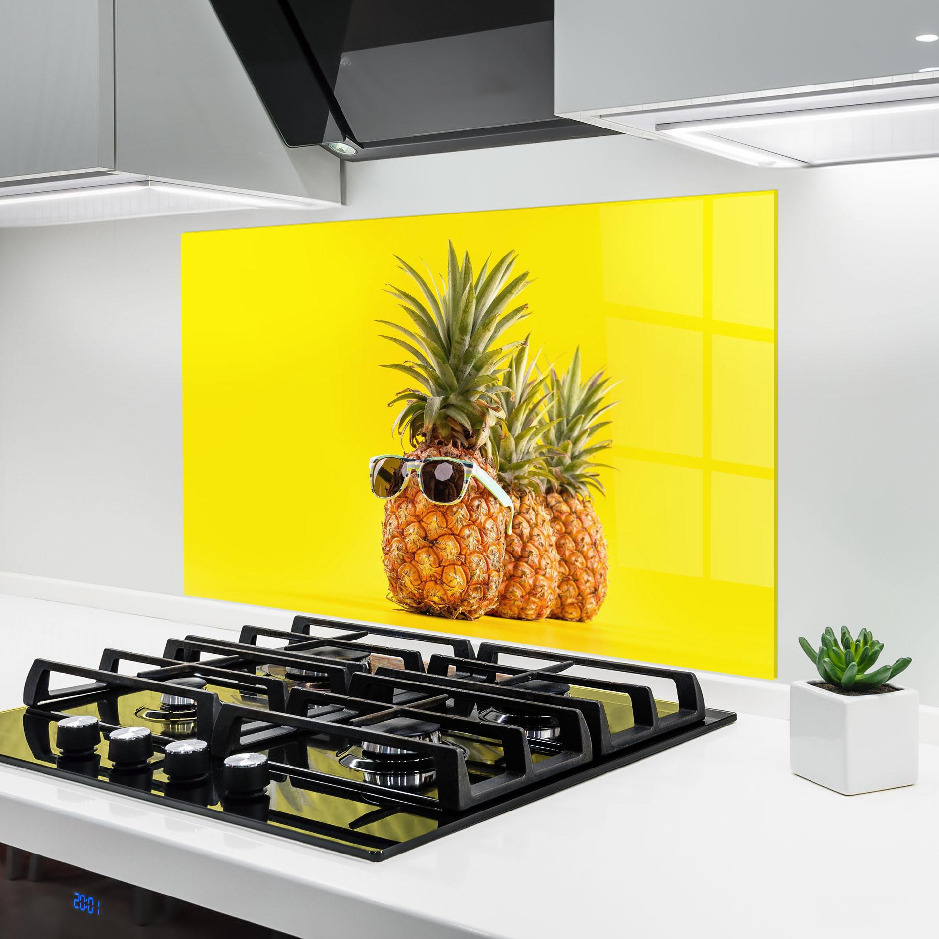 Стъклен панел за кухня Pineapple Looking Up mockup 6