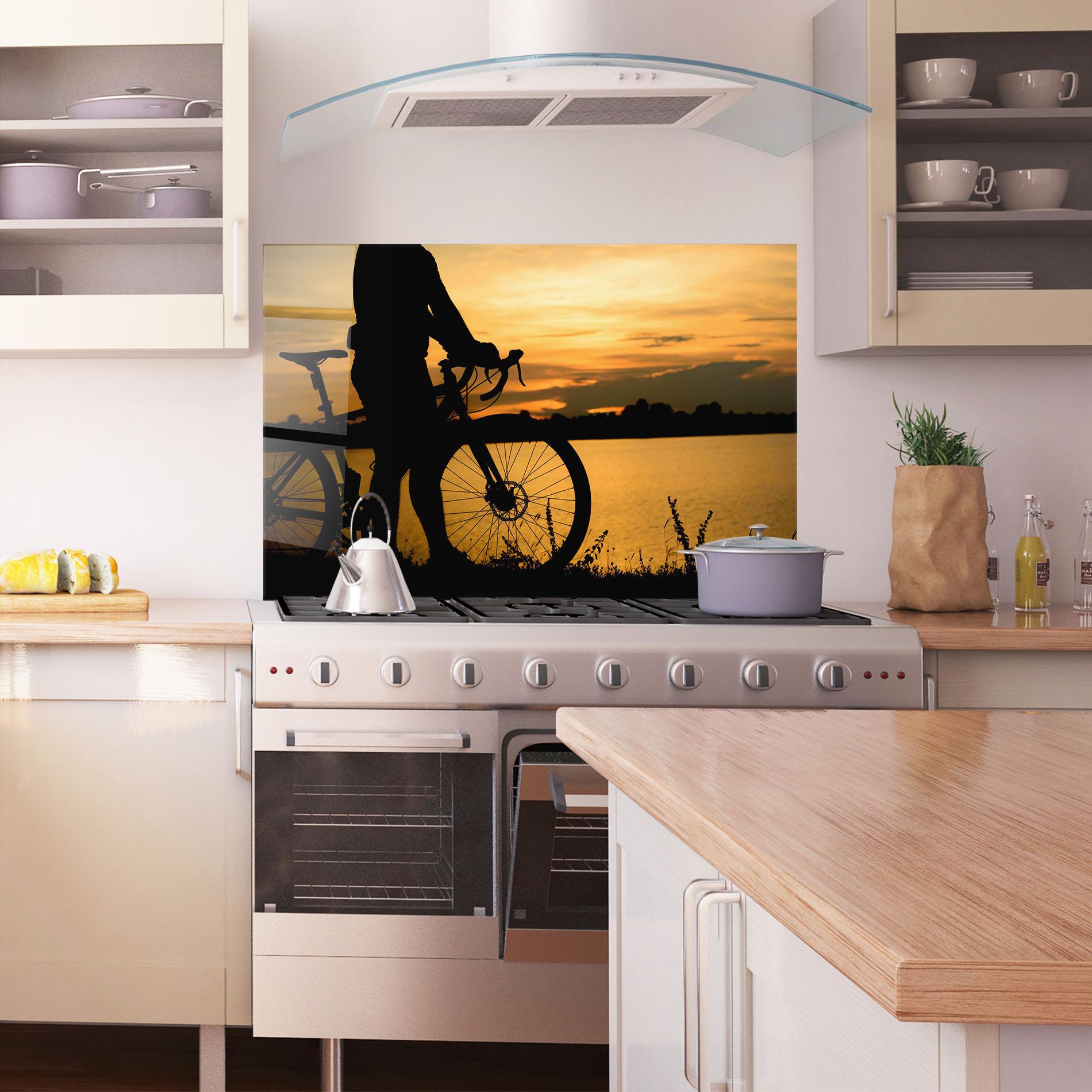 Стъклен панел за кухня Bicycle Sunset Silhouette mockup 1